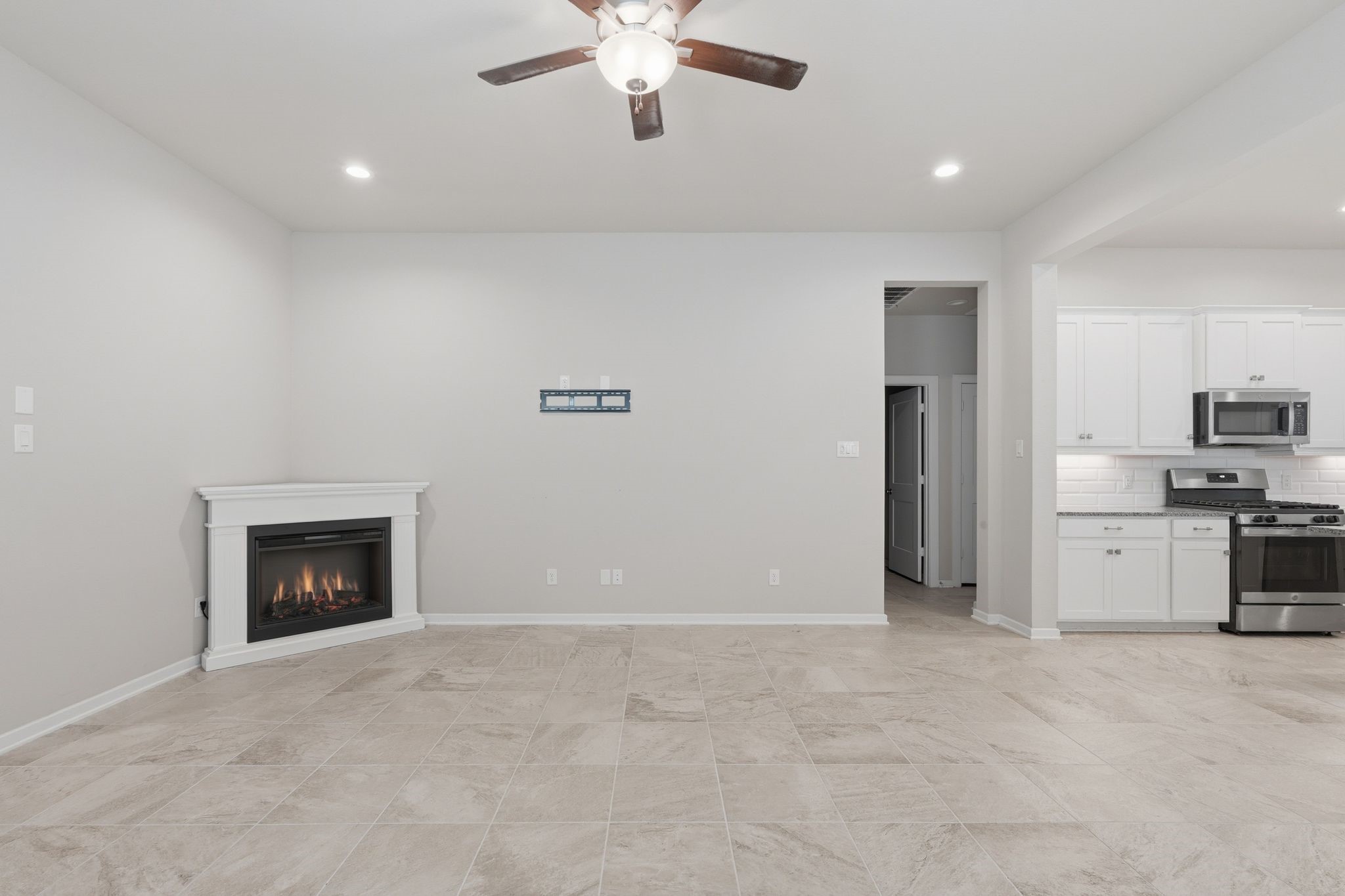 17766 Tree Of Heaven Property Photo 8