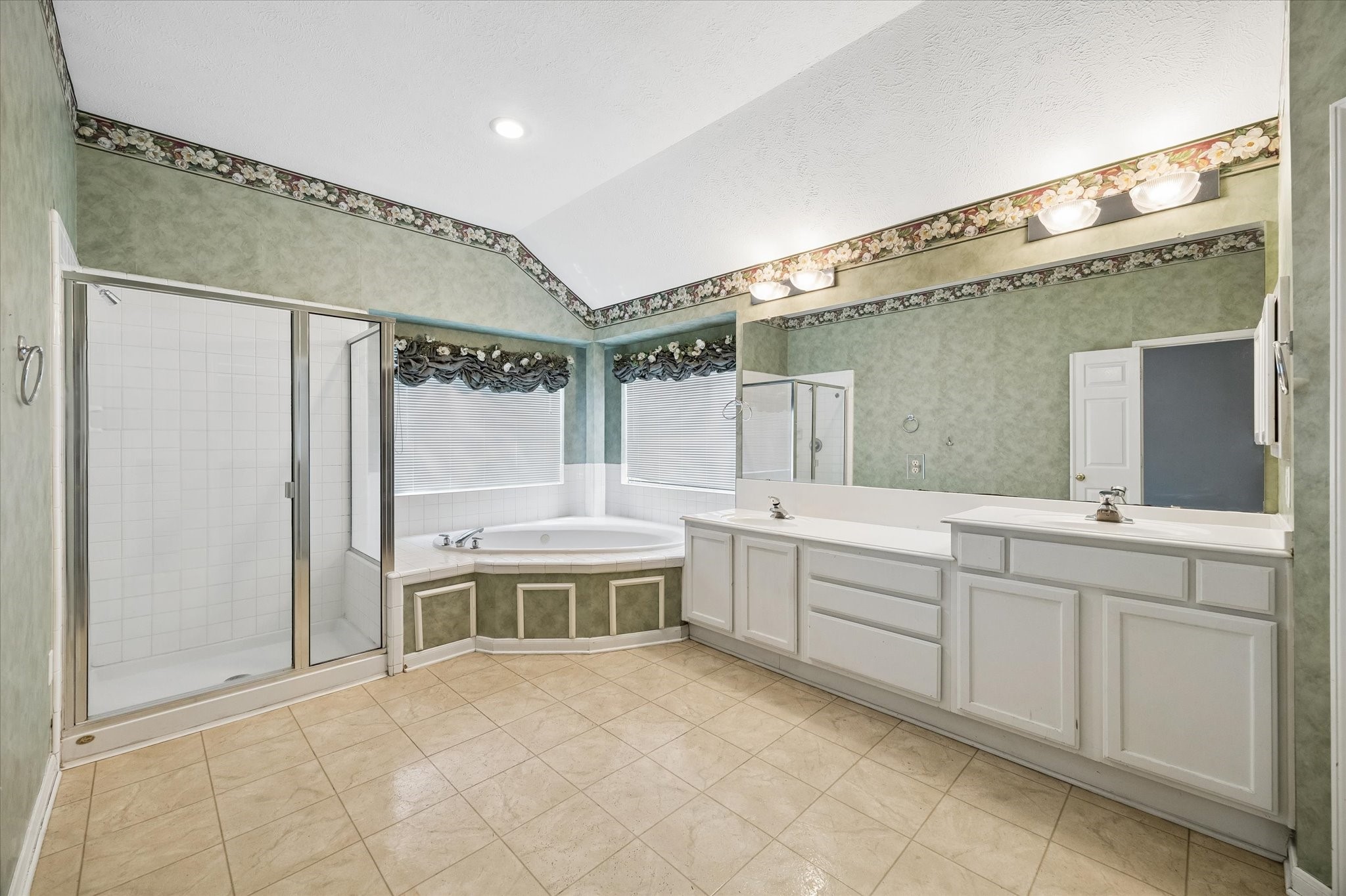 1203 Bingle Road Property Photo 14