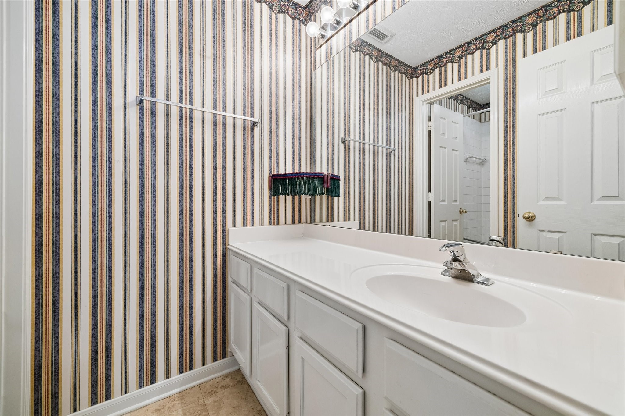 1203 Bingle Road Property Photo 19