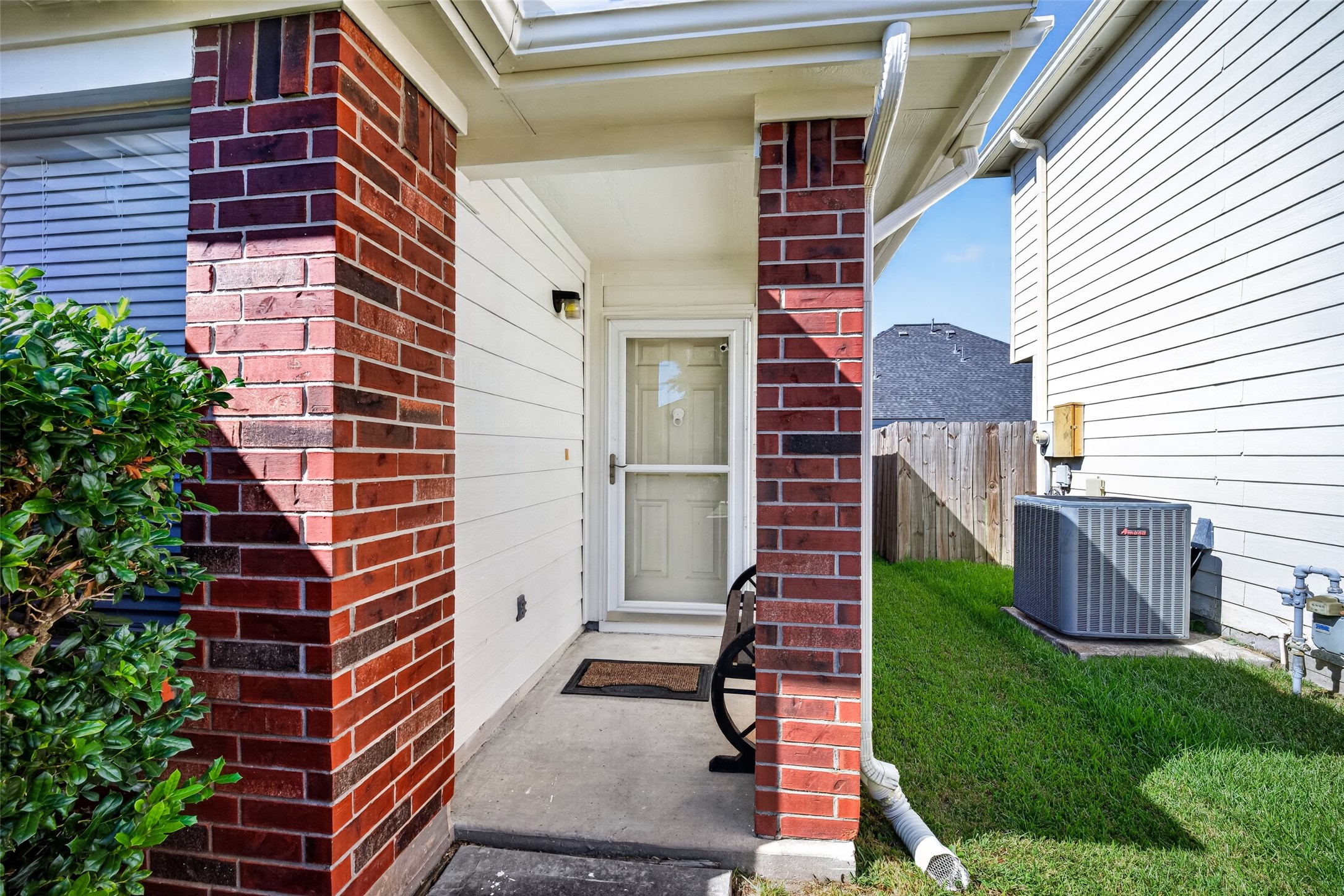 11719 Fossil Rock Lane Property Photo 4