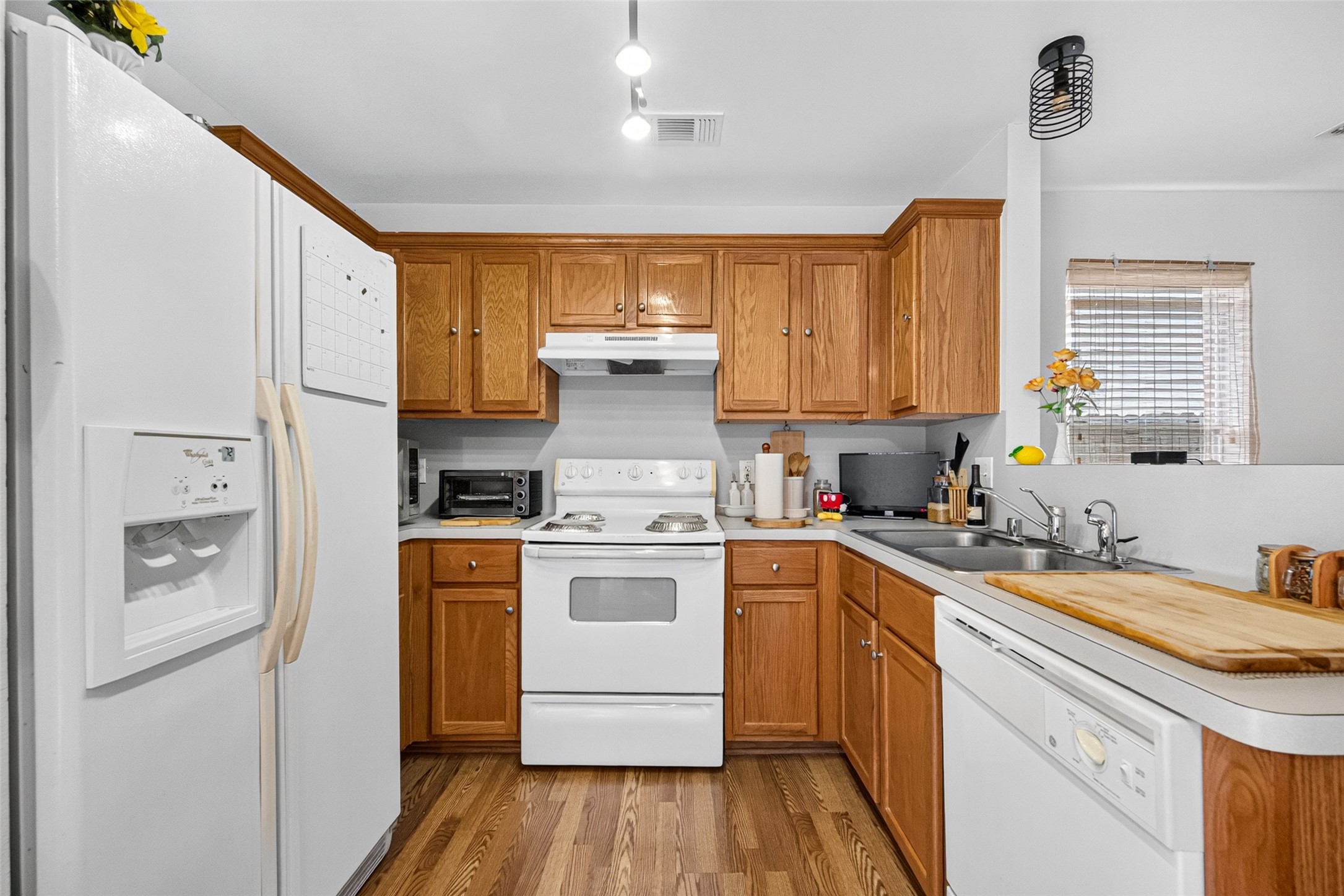 11719 Fossil Rock Lane Property Photo 7