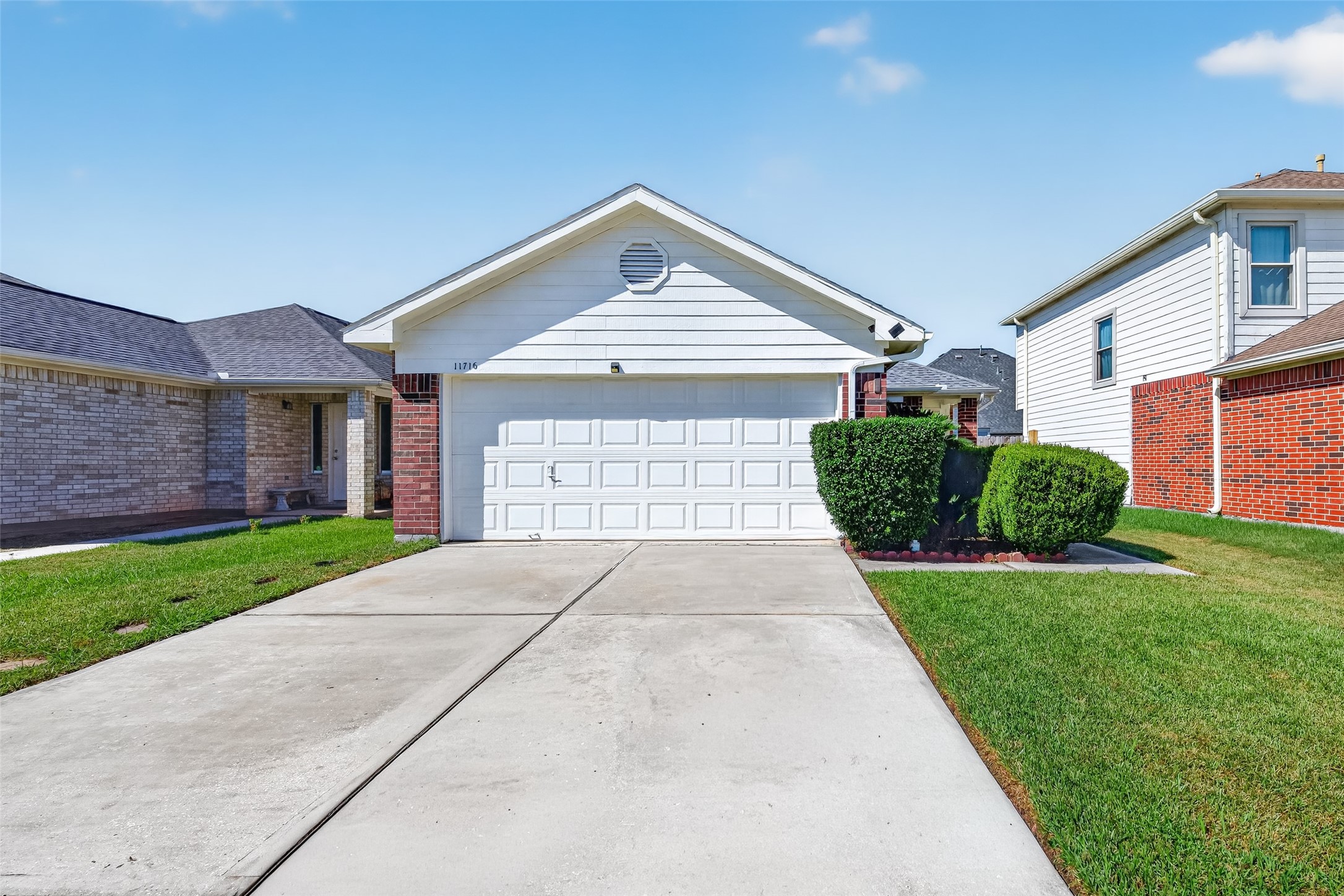 11719 Fossil Rock Lane Property Photo 18