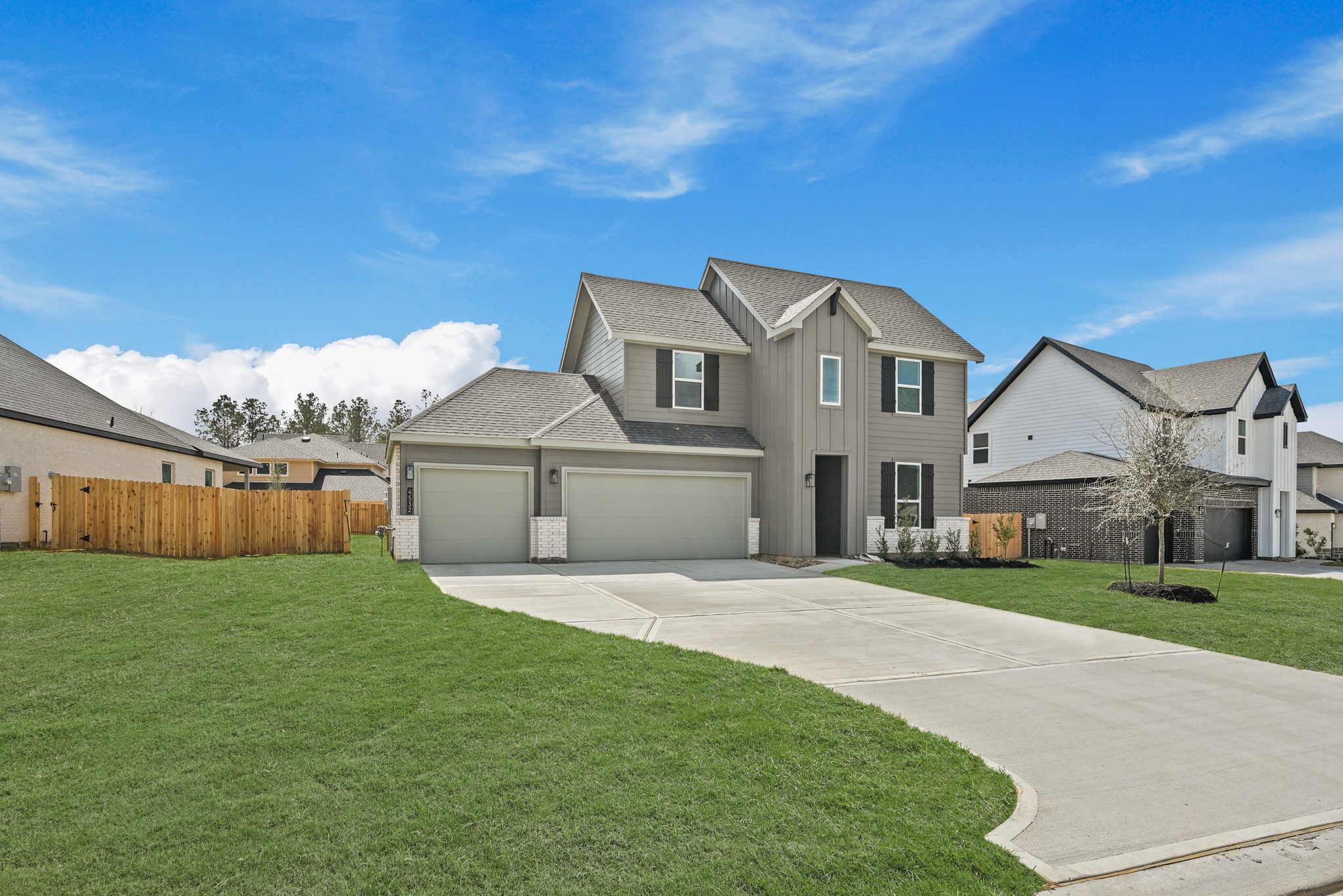 4532 Iguaza Falls Drive Property Photo 4