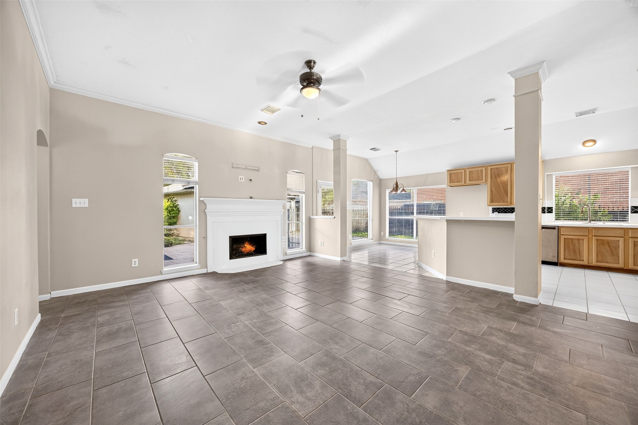 5814 Eldridge Glen Drive Property Photo 6