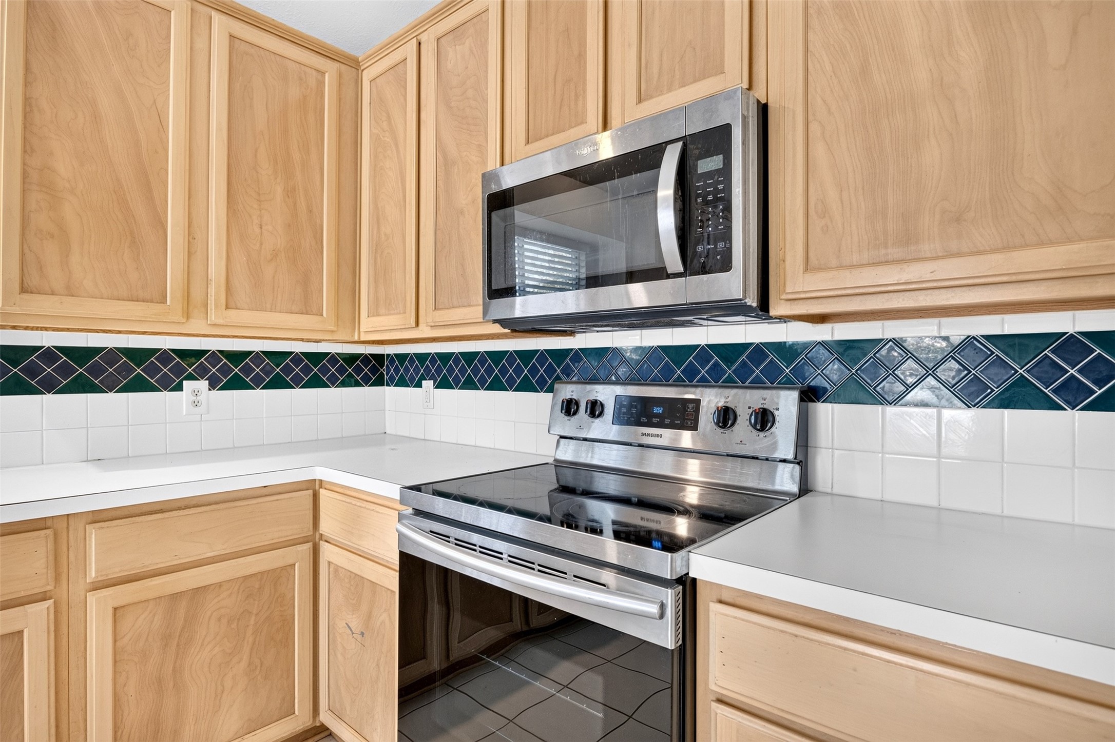 5814 Eldridge Glen Drive Property Photo 10