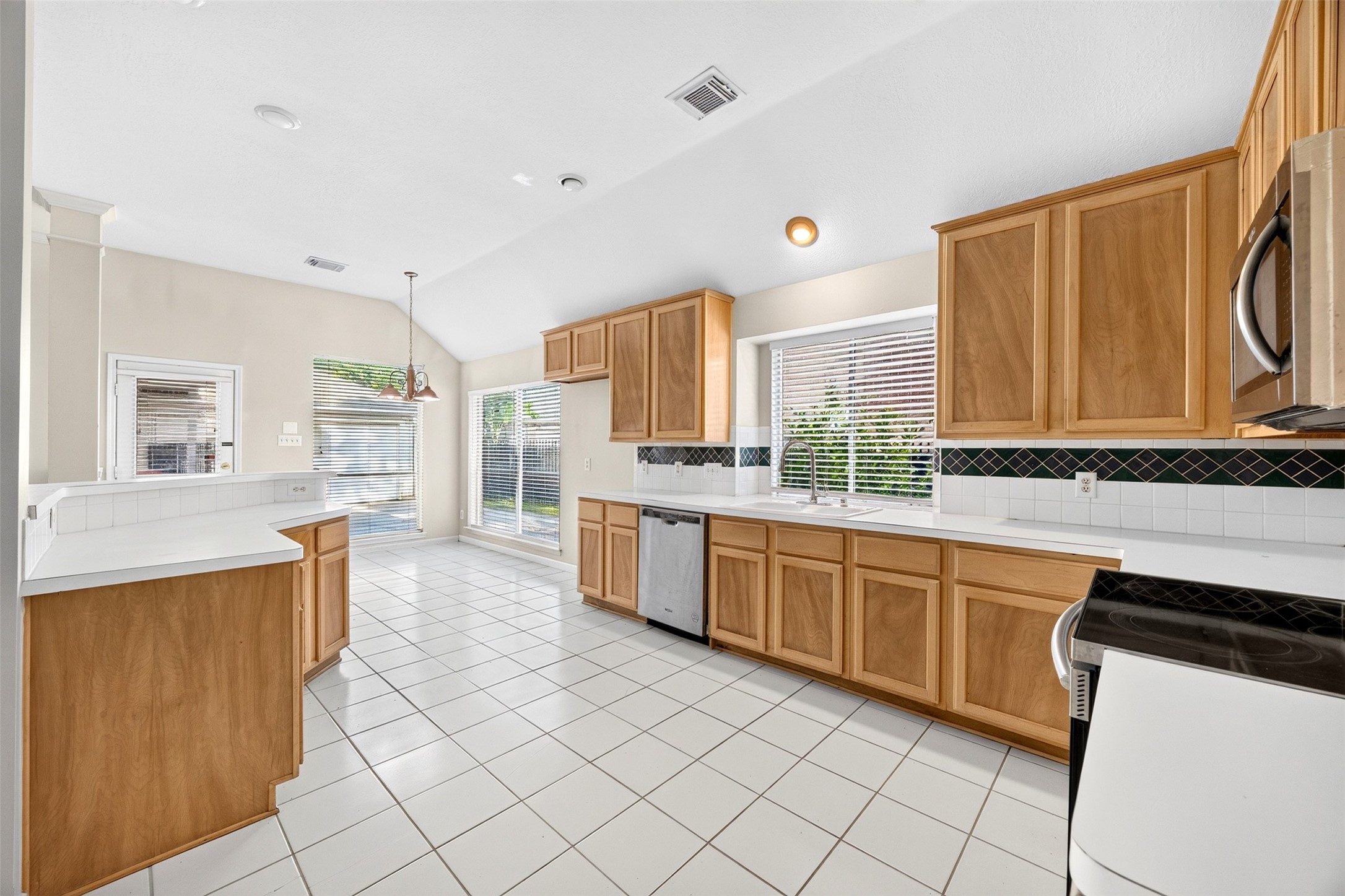 5814 Eldridge Glen Drive Property Photo 11