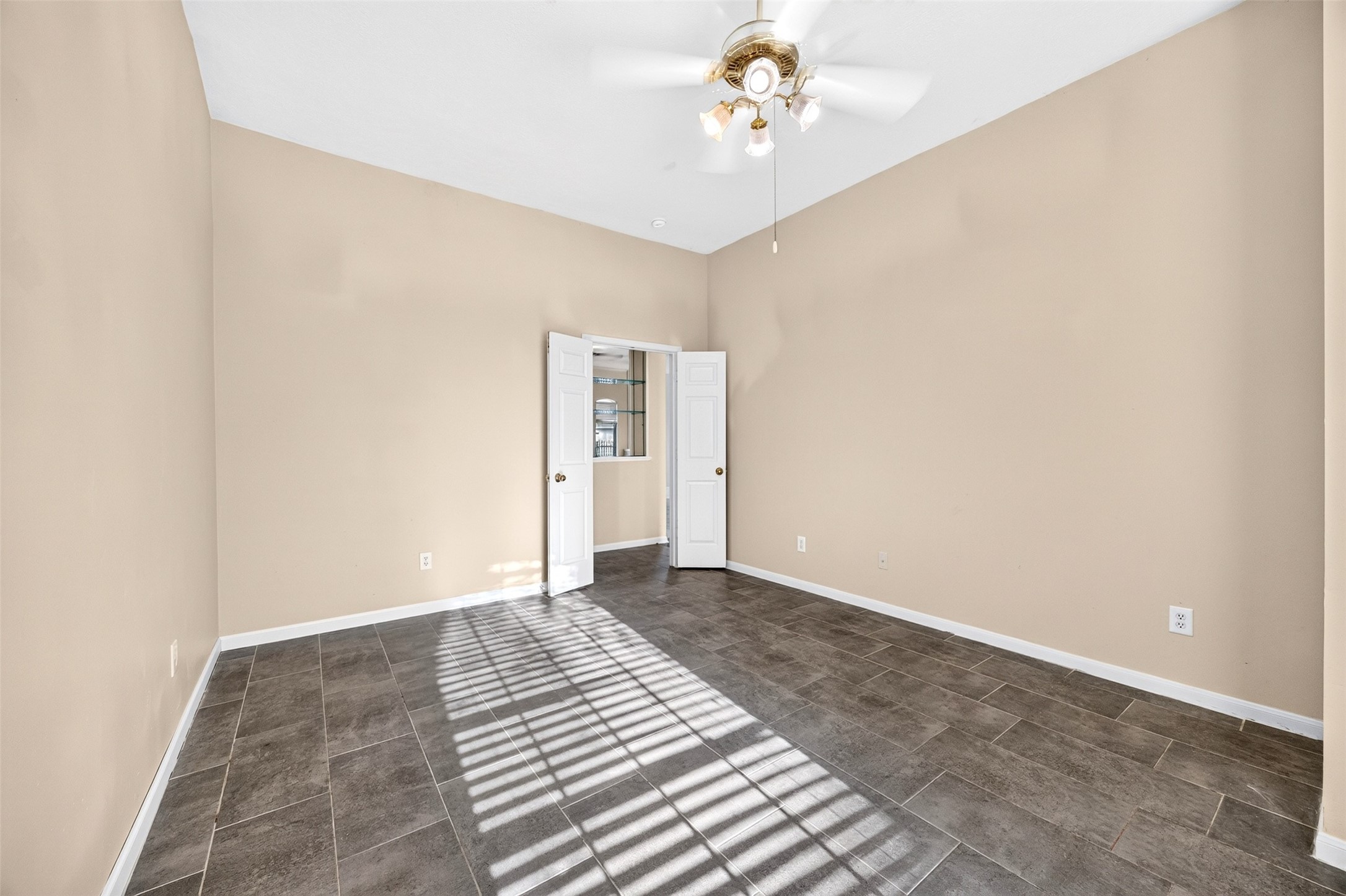 5814 Eldridge Glen Drive Property Photo 24