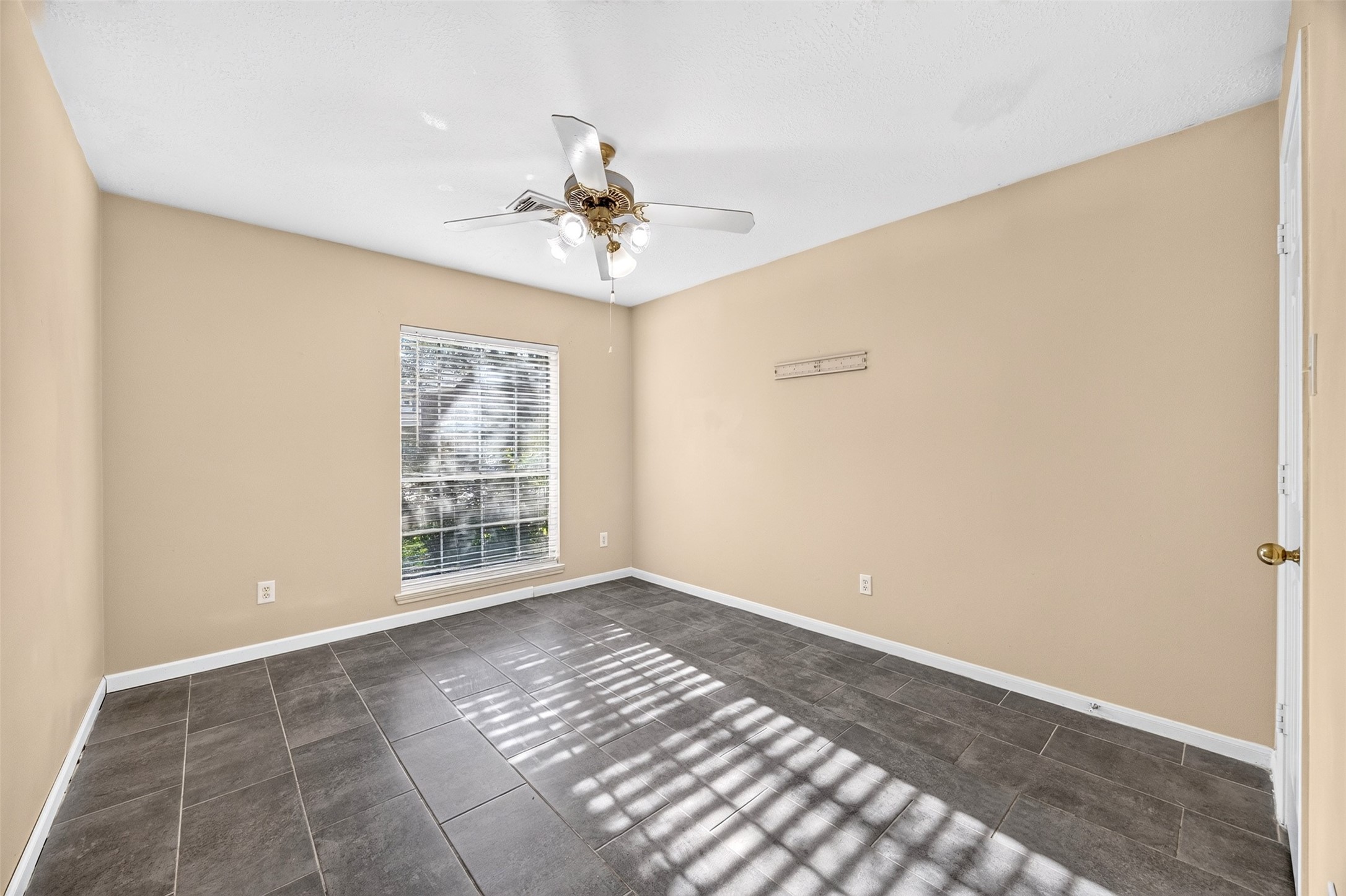 5814 Eldridge Glen Drive Property Photo 25