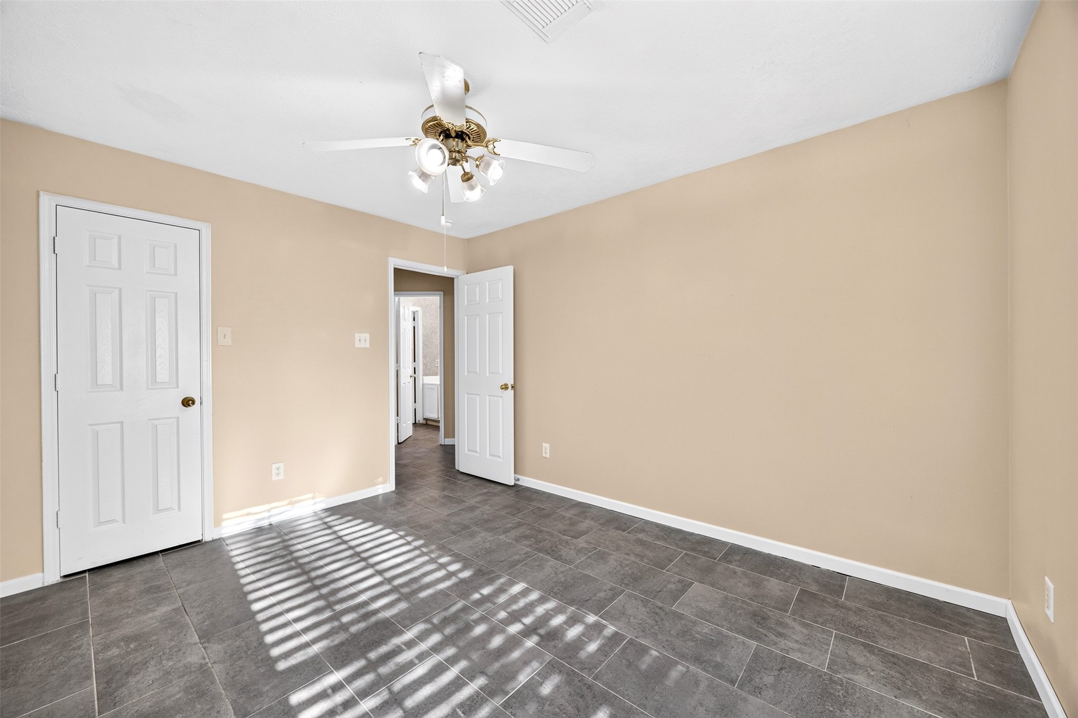 5814 Eldridge Glen Drive Property Photo 26