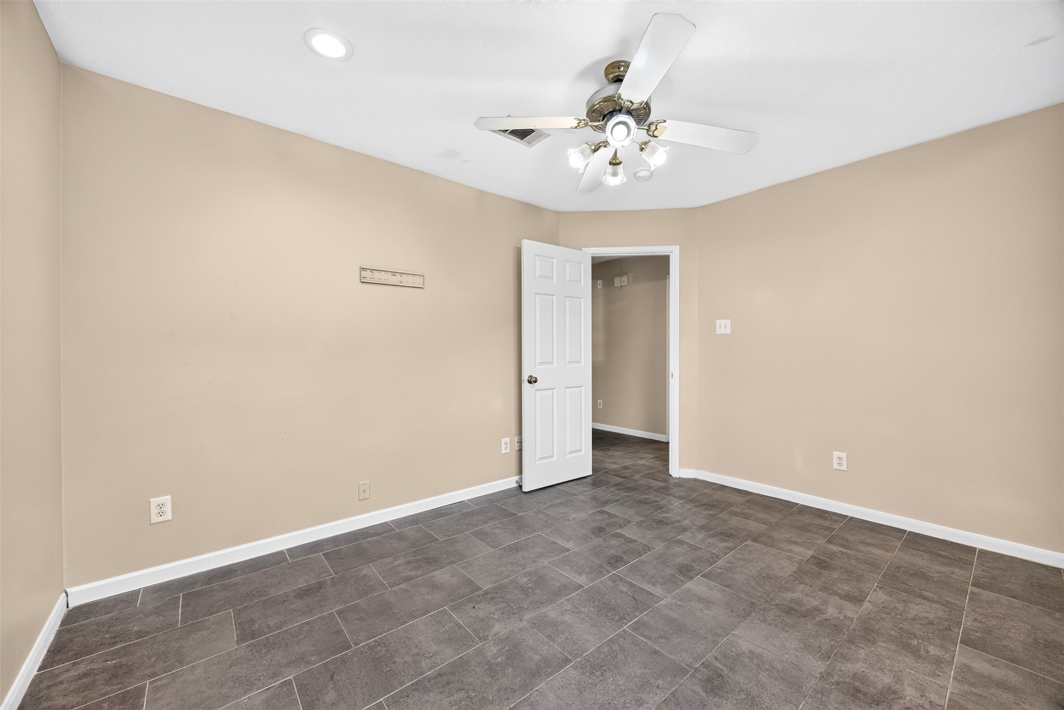 5814 Eldridge Glen Drive Property Photo 30