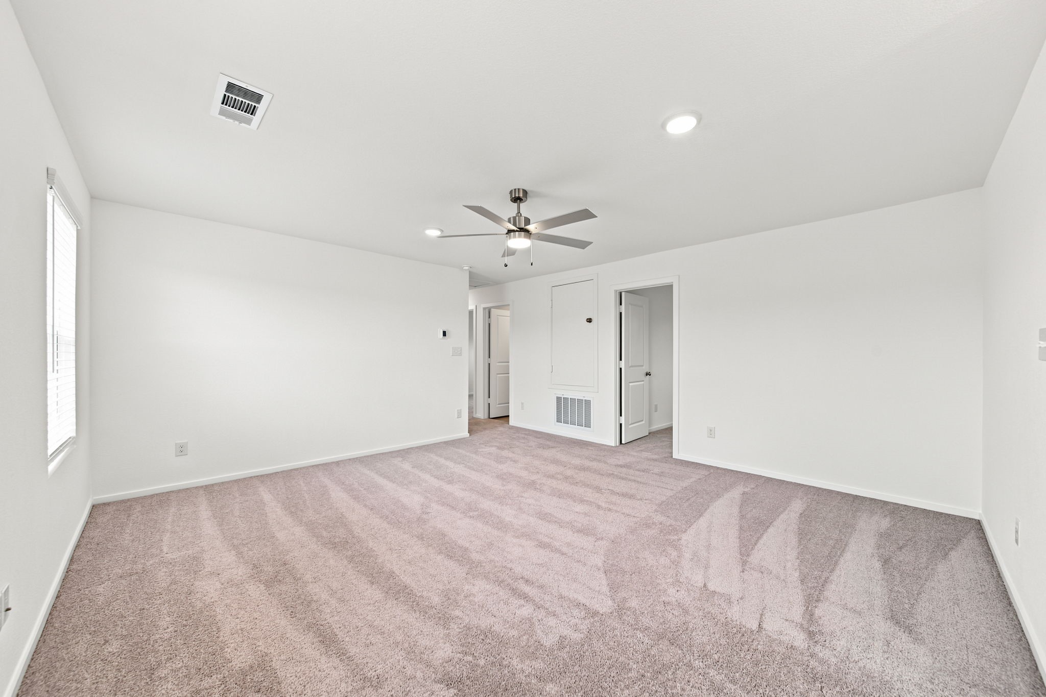 618 Amber Falls Drive Property Photo 14