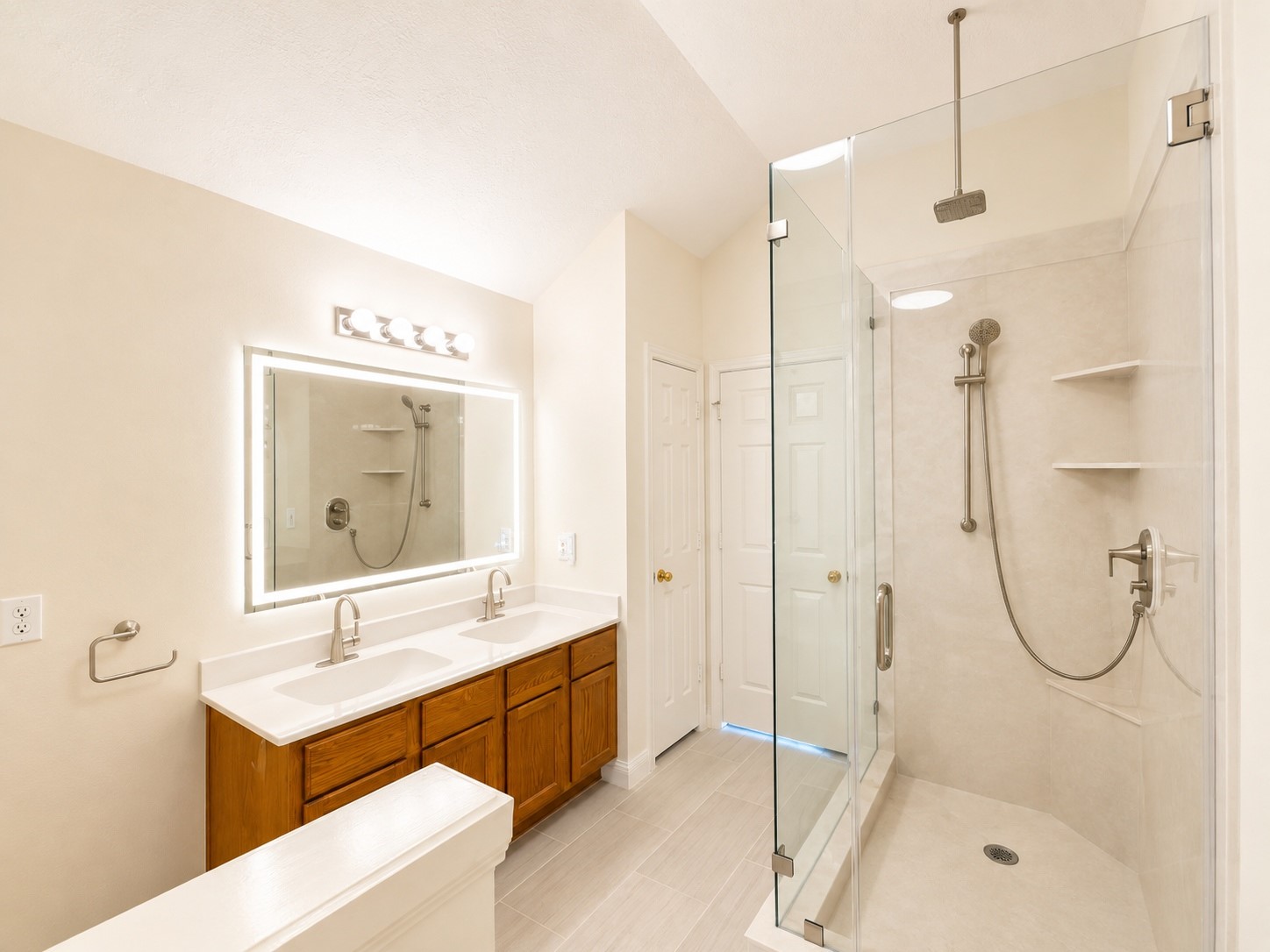 6858 Stillwater Drive Property Photo 10