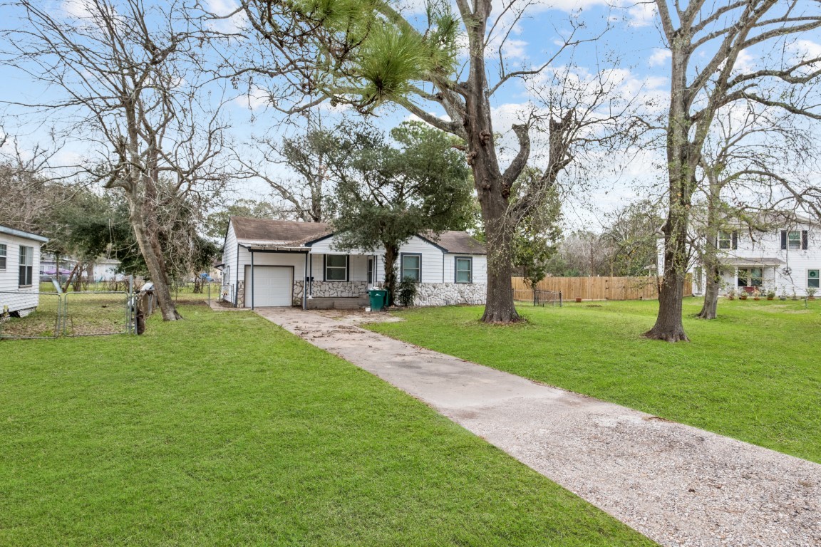 2217 Meadow Lane Property Photo