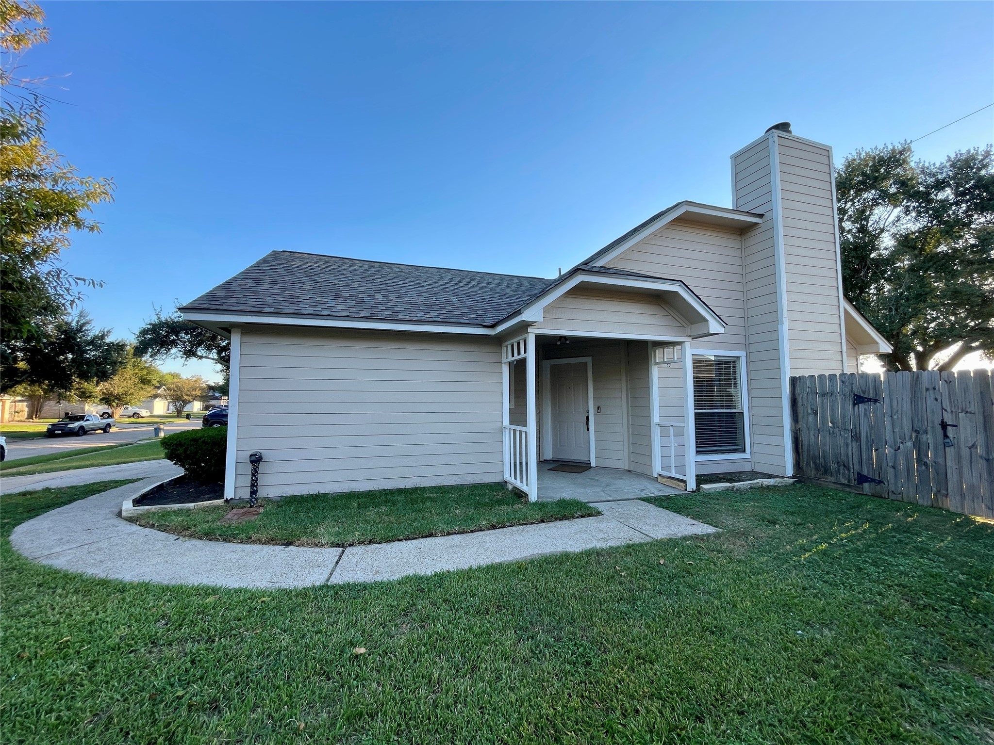 6619 Pleasant Stream Drive Property Photo 3