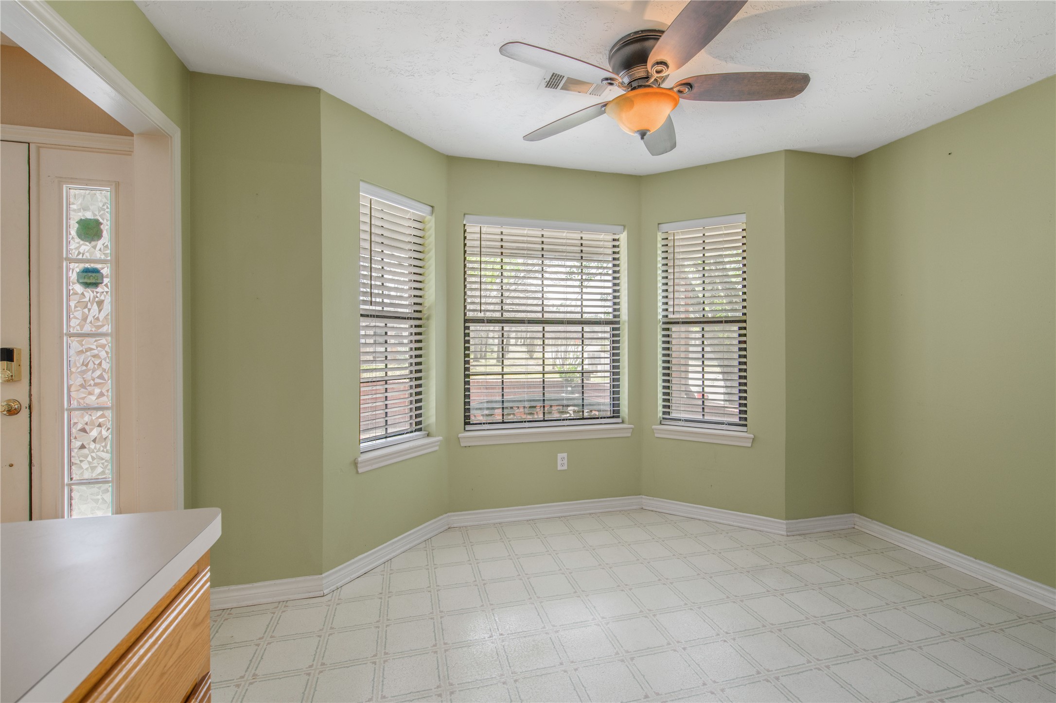 2022 Wilderland Circle Property Photo 5