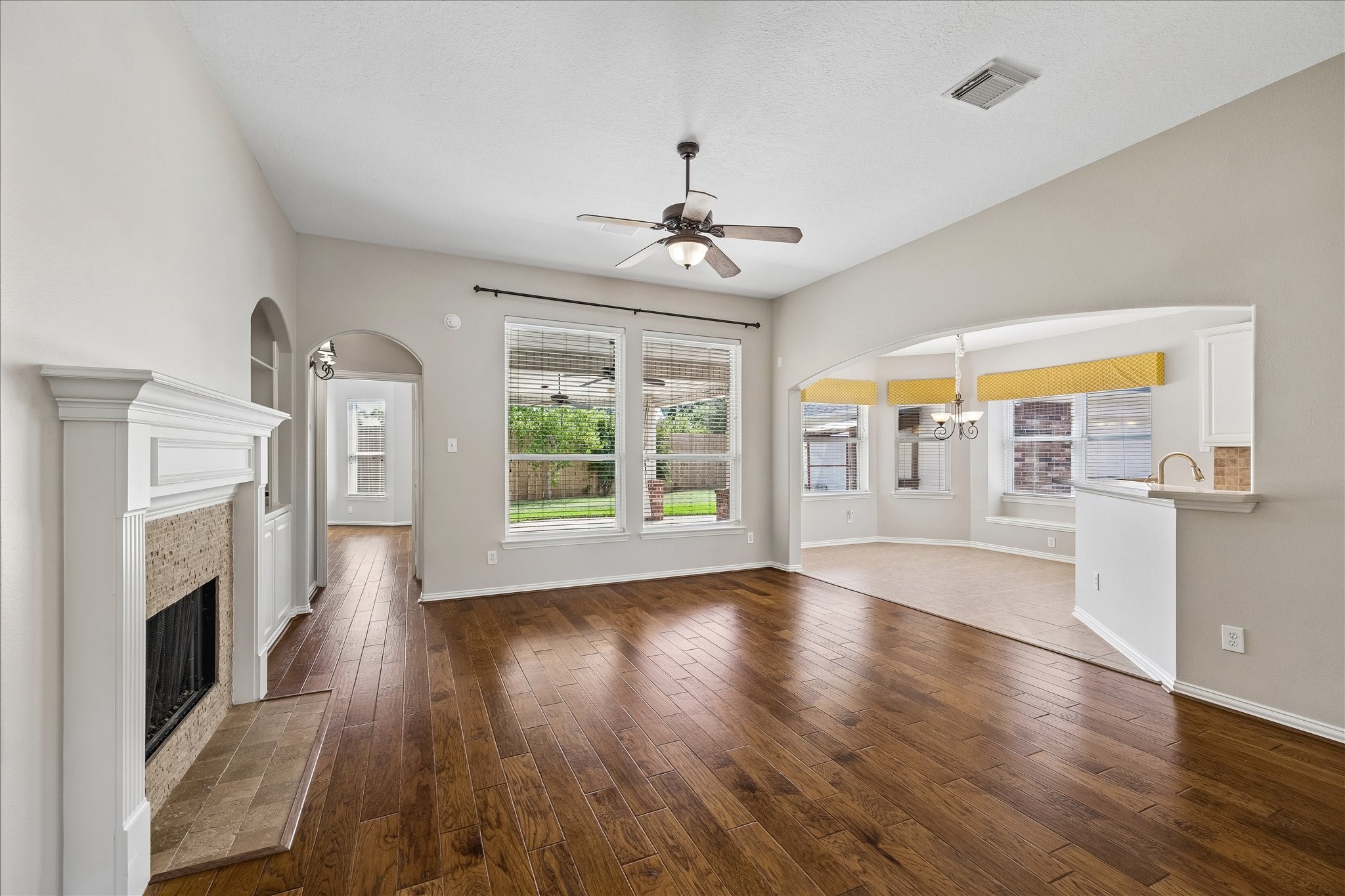 12847 Magic Falls Drive Property Photo 10