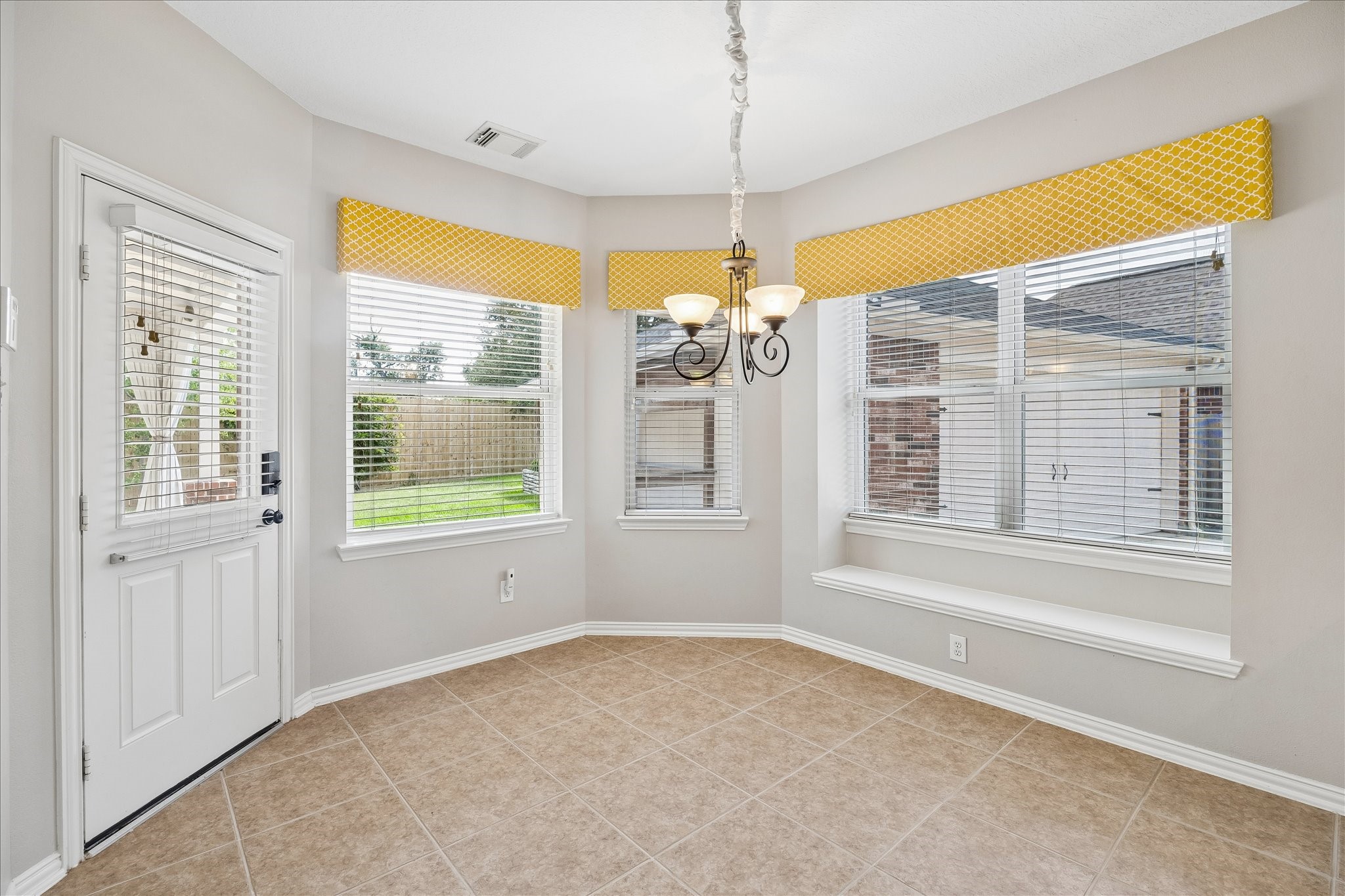 12847 Magic Falls Drive Property Photo 16