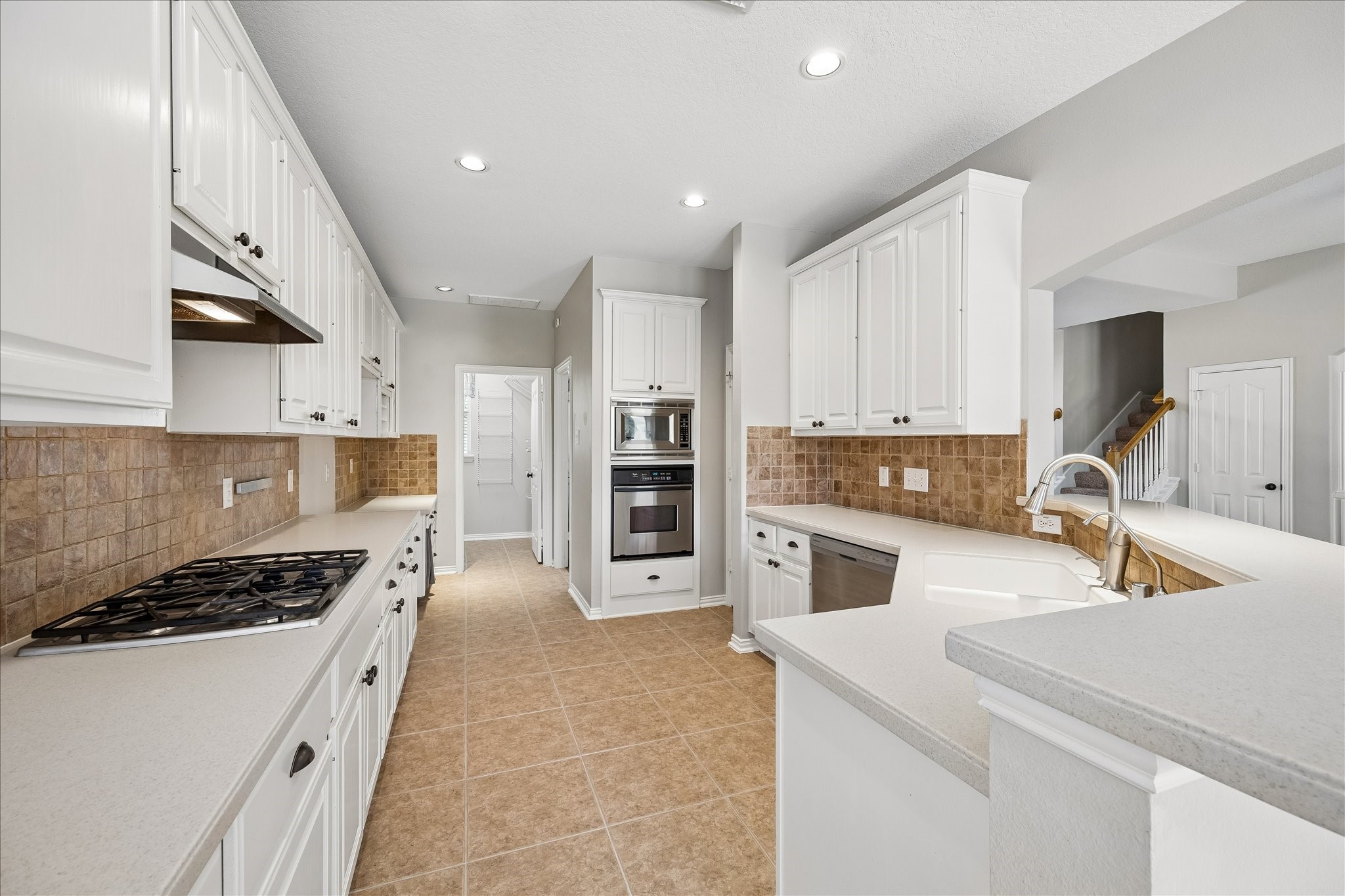 12847 Magic Falls Drive Property Photo 17