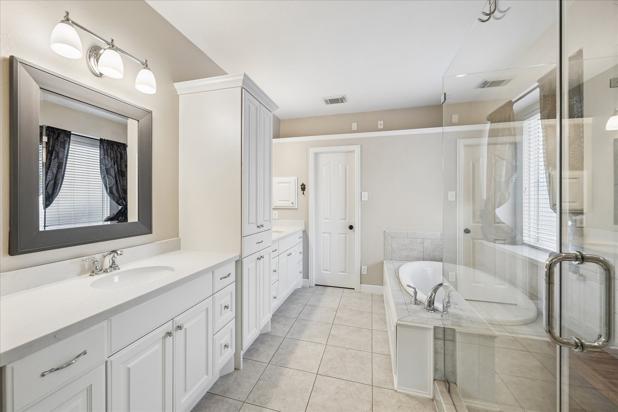 12847 Magic Falls Drive Property Photo 24