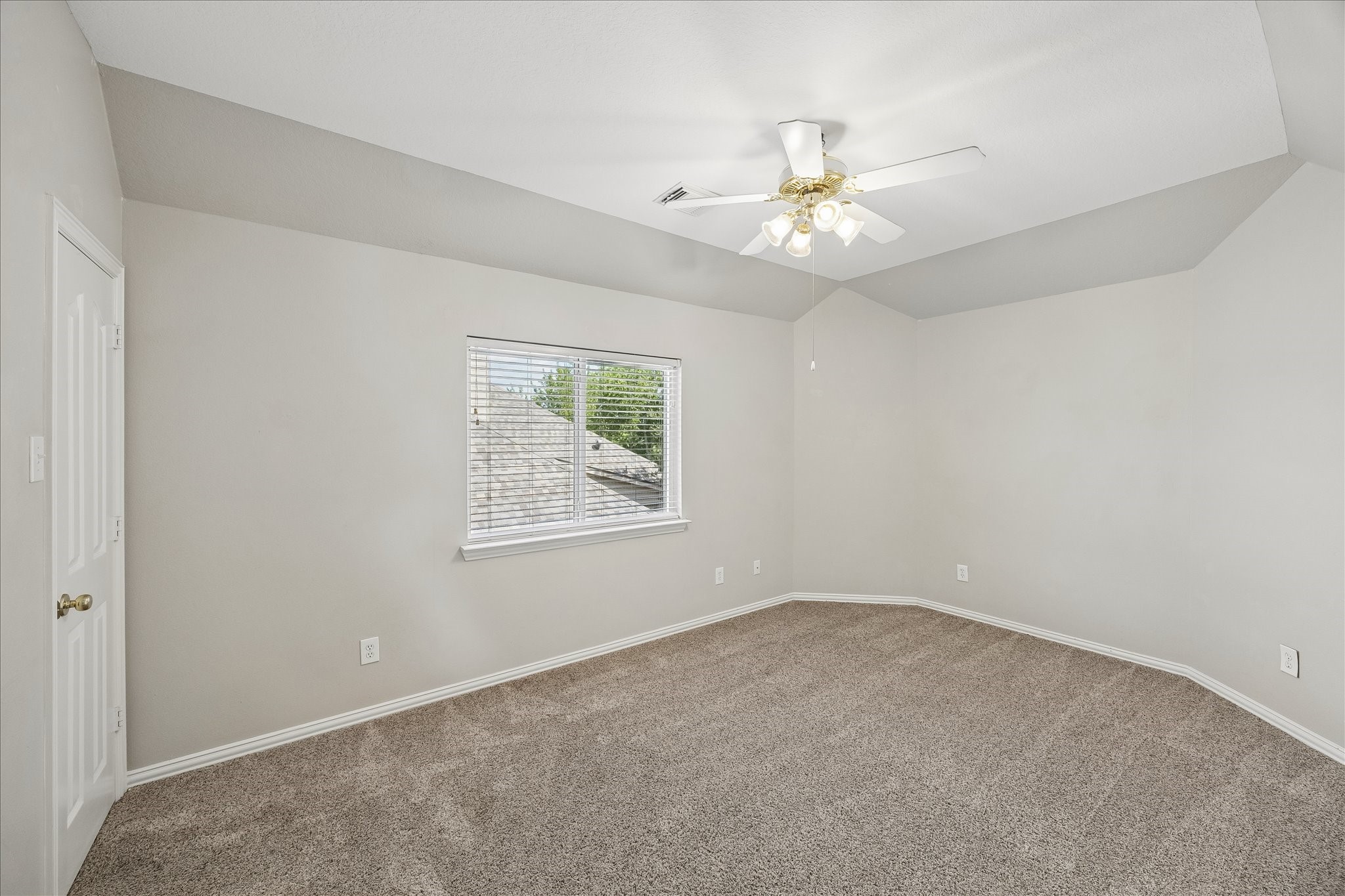 12847 Magic Falls Drive Property Photo 33