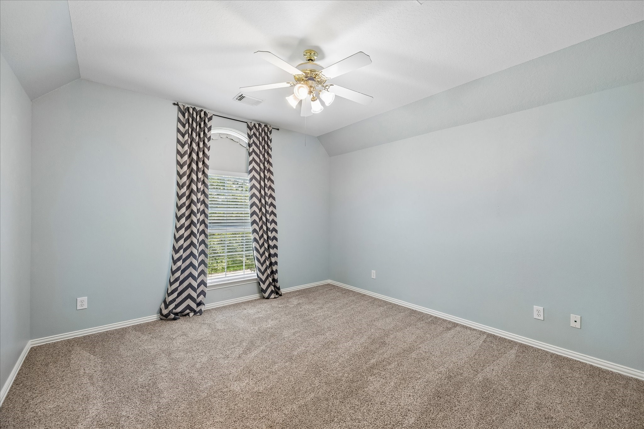 12847 Magic Falls Drive Property Photo 36