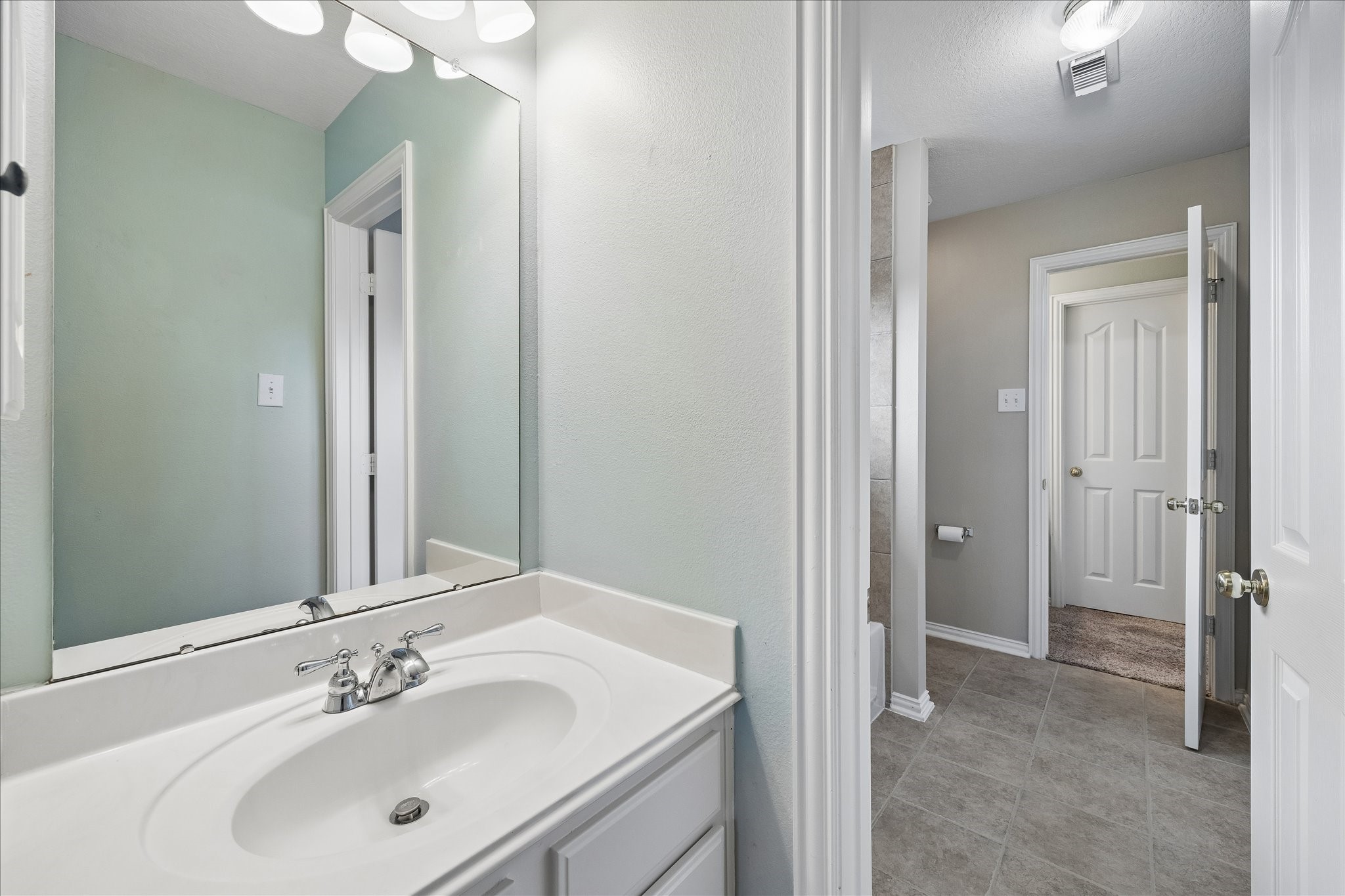 12847 Magic Falls Drive Property Photo 41