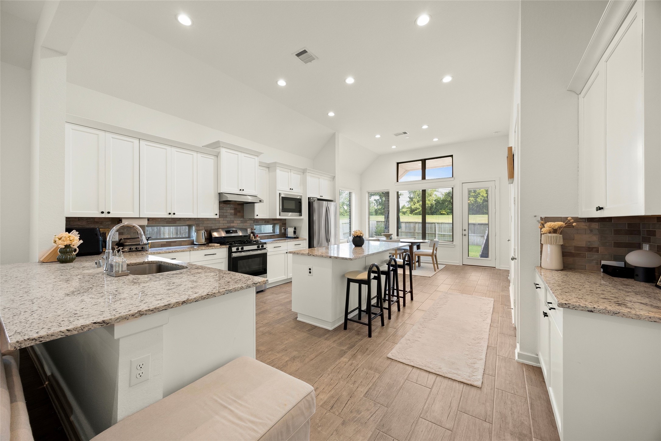 10722 Hidden Rock Drive Property Photo 4