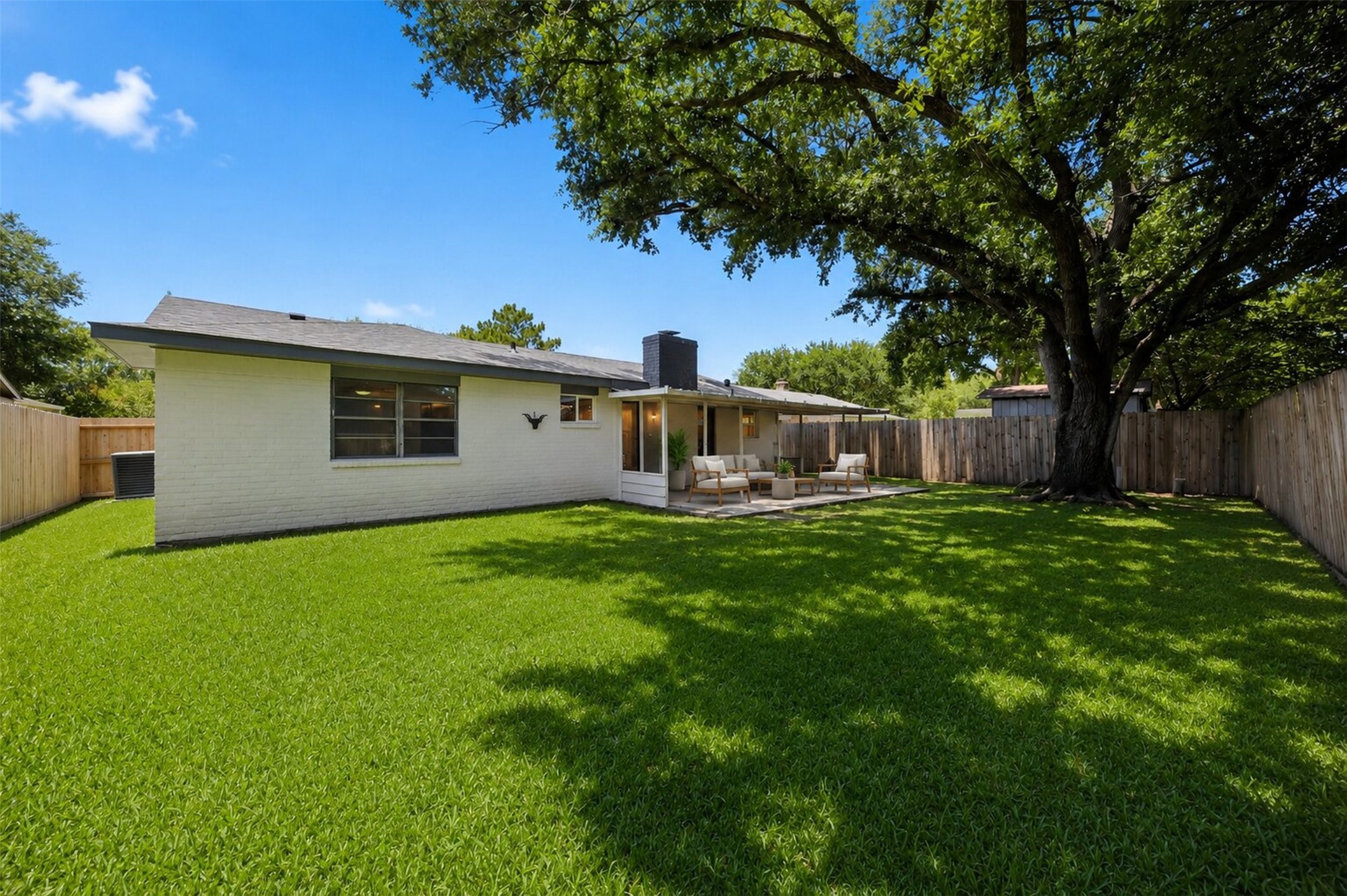 10431 Long River Drive Property Photo 16