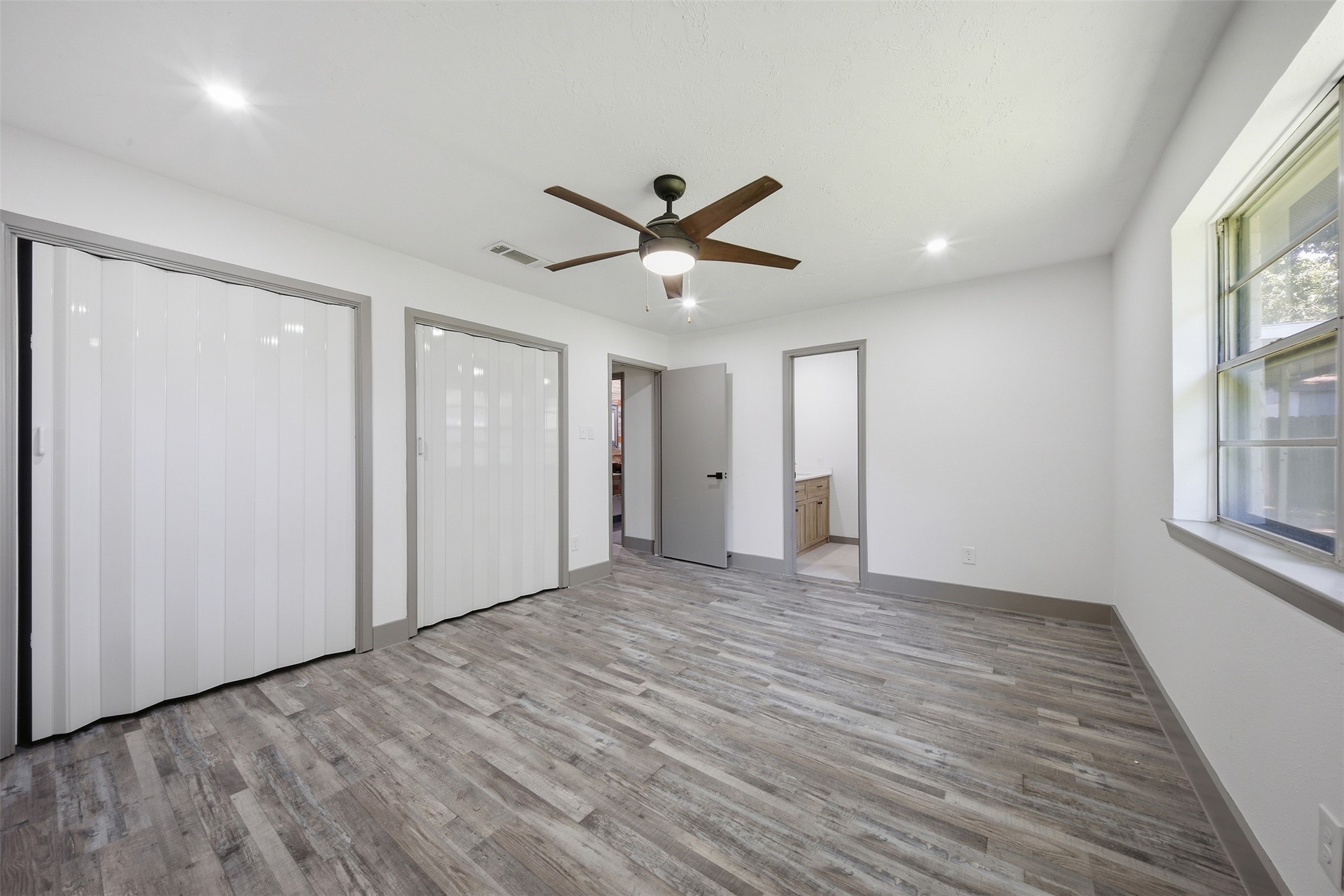 10431 Long River Drive Property Photo 25
