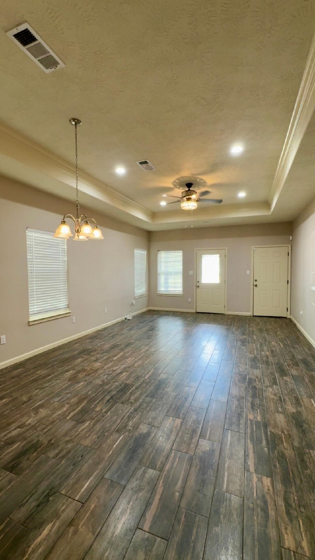 2045 Washington Boulevard Property Photo 3