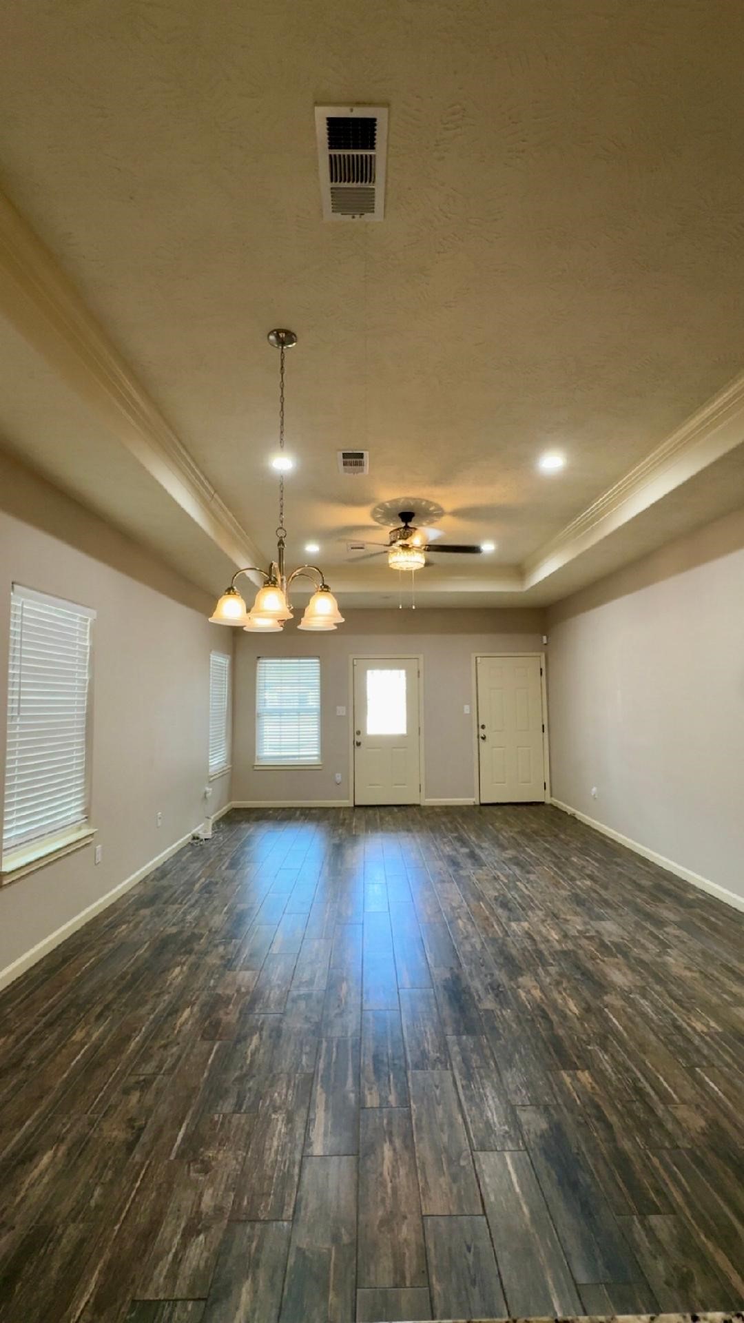 2045 Washington Boulevard Property Photo 4