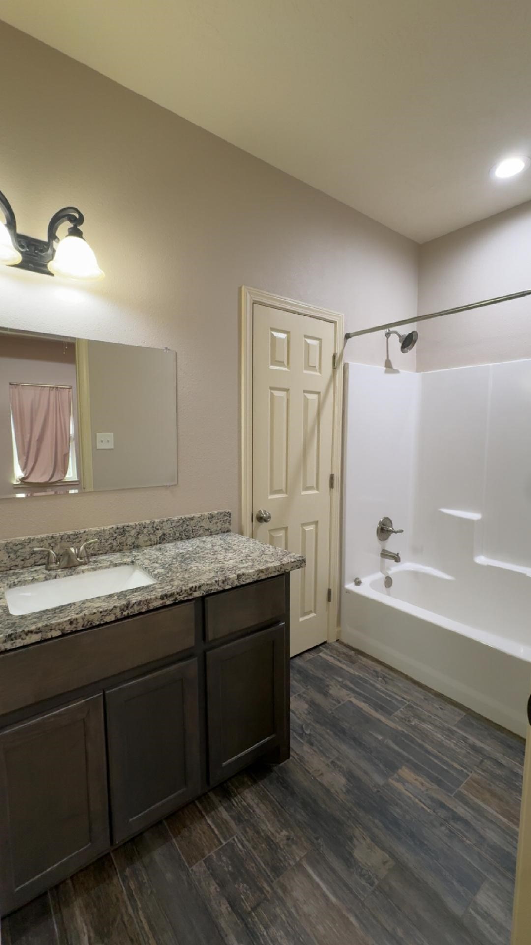 2045 Washington Boulevard Property Photo 12