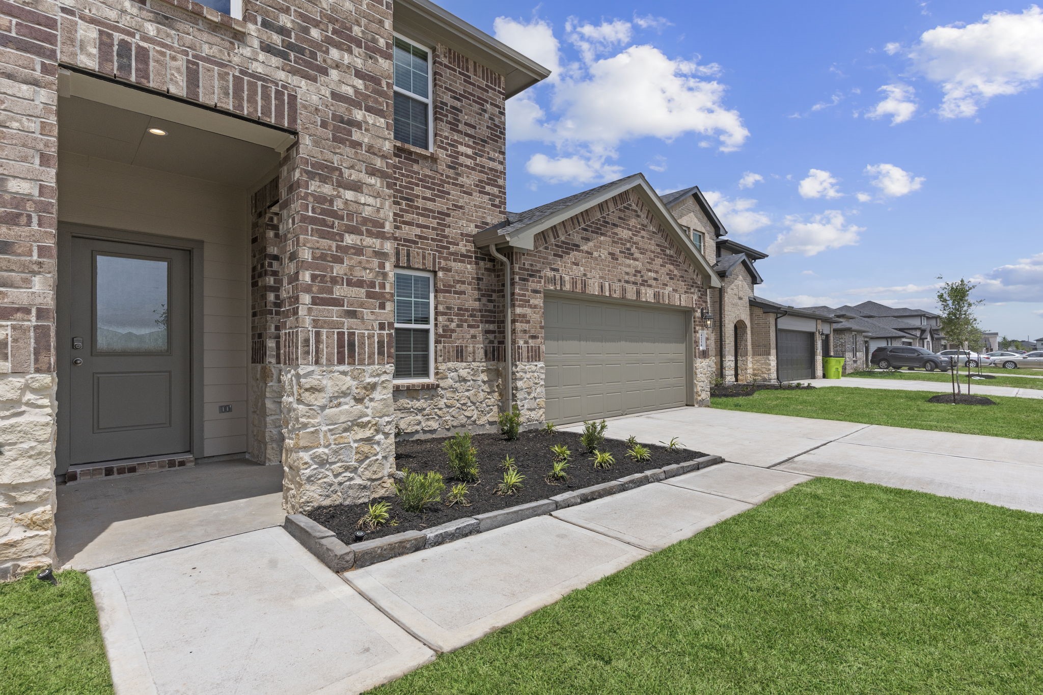 4716 Rosemary Creek Drive Property Photo 2