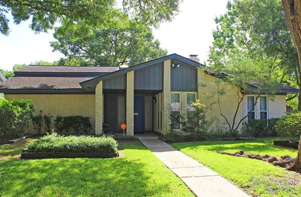 15435 Torry Pines Road Property Photo 1