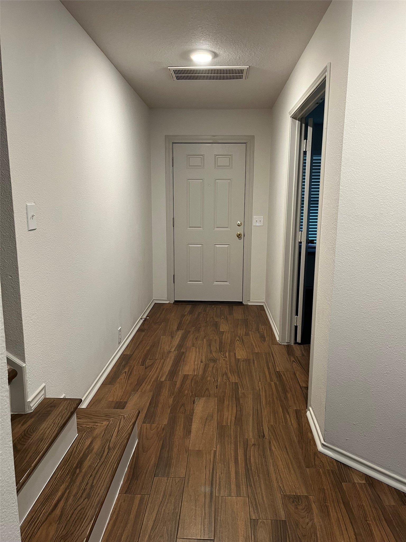 4918 Cloudhaven Court Property Photo 4