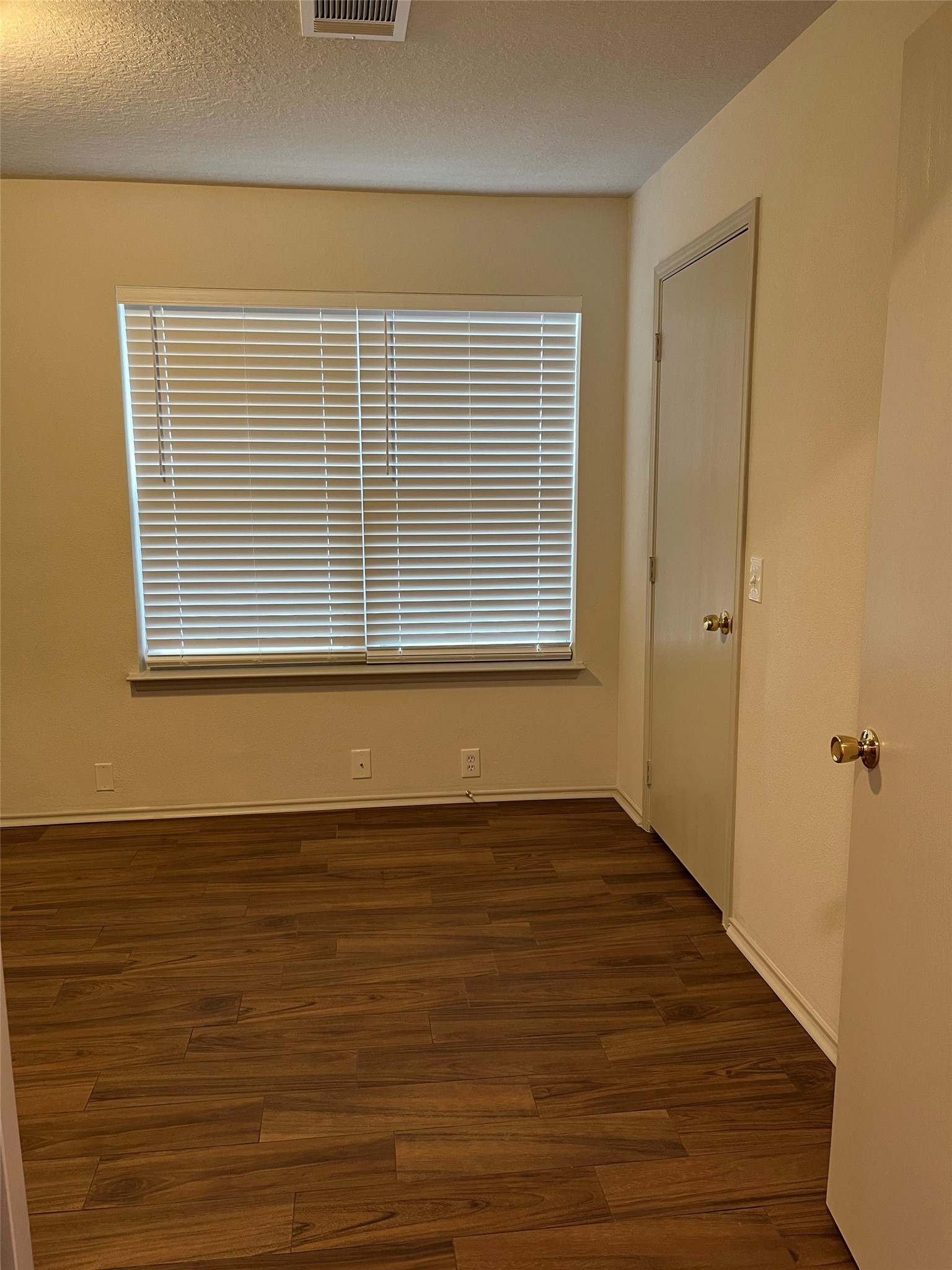 4918 Cloudhaven Court Property Photo 6