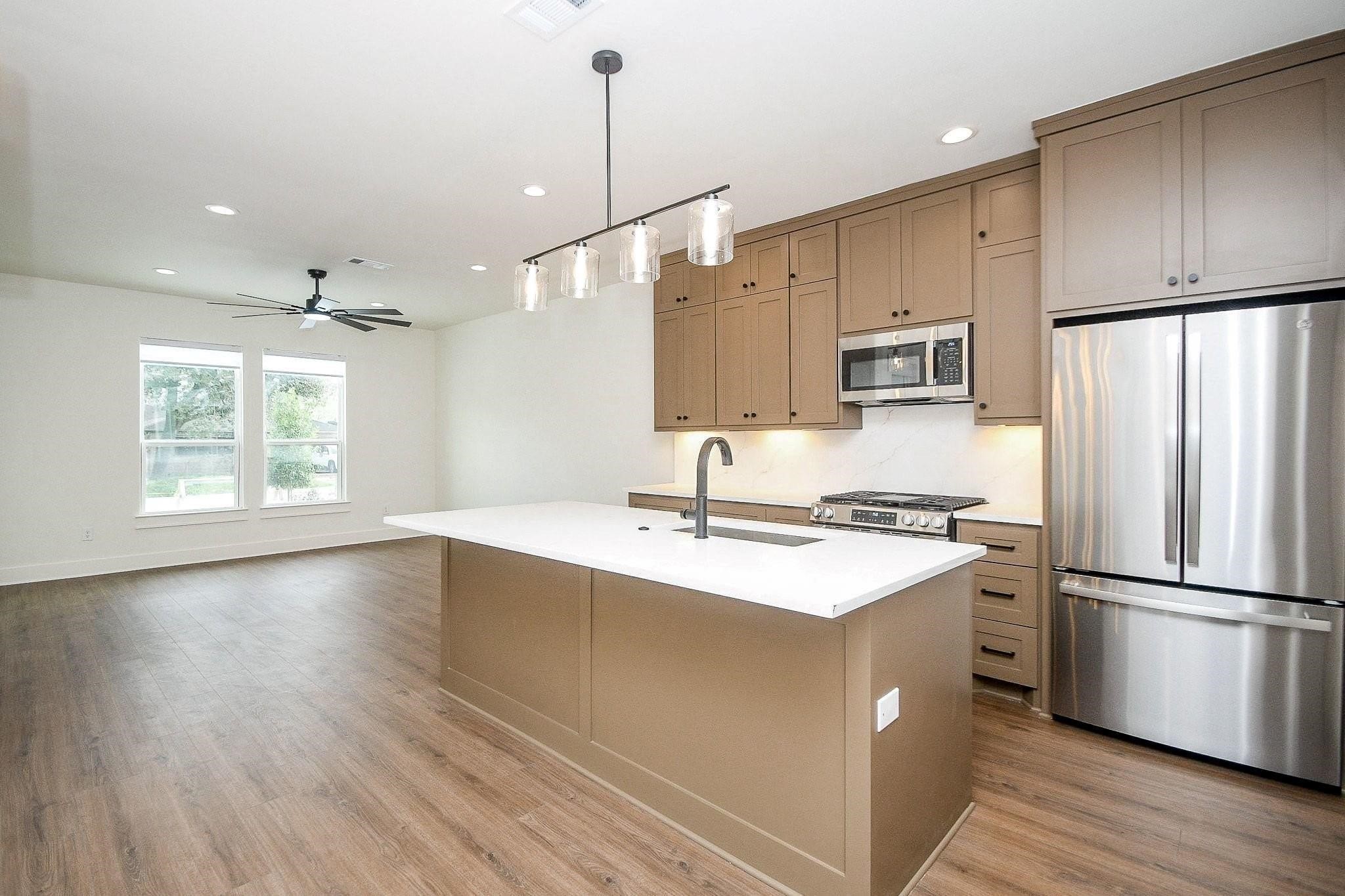 4101 Victoria Avenue B Property Photo 1