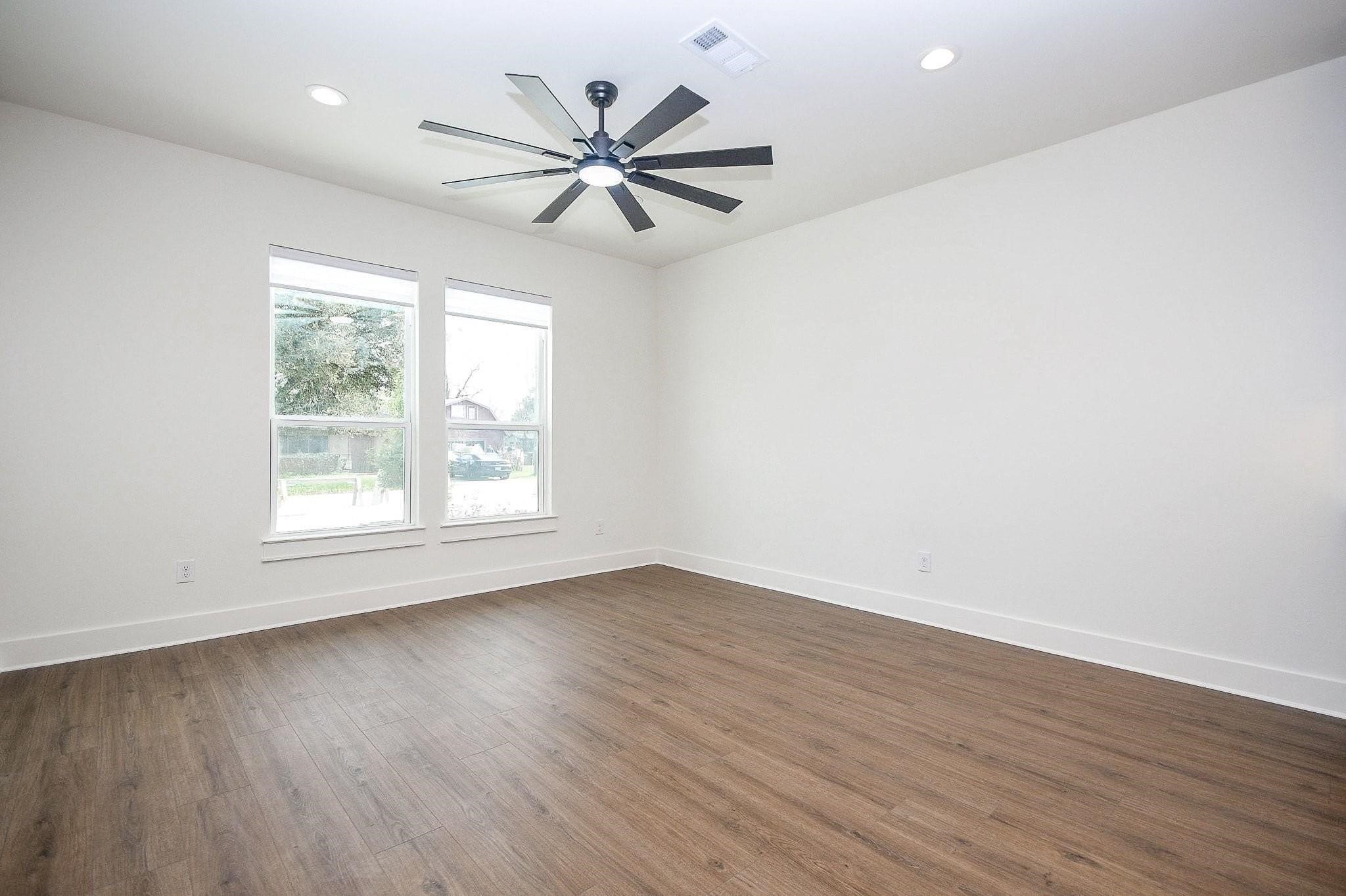 4101 Victoria Avenue B Property Photo 6