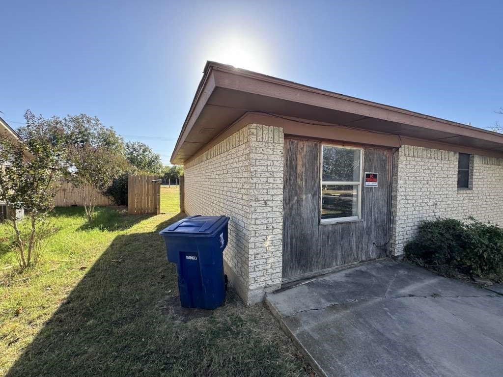 4322 Brookdale Drive Property Photo 1