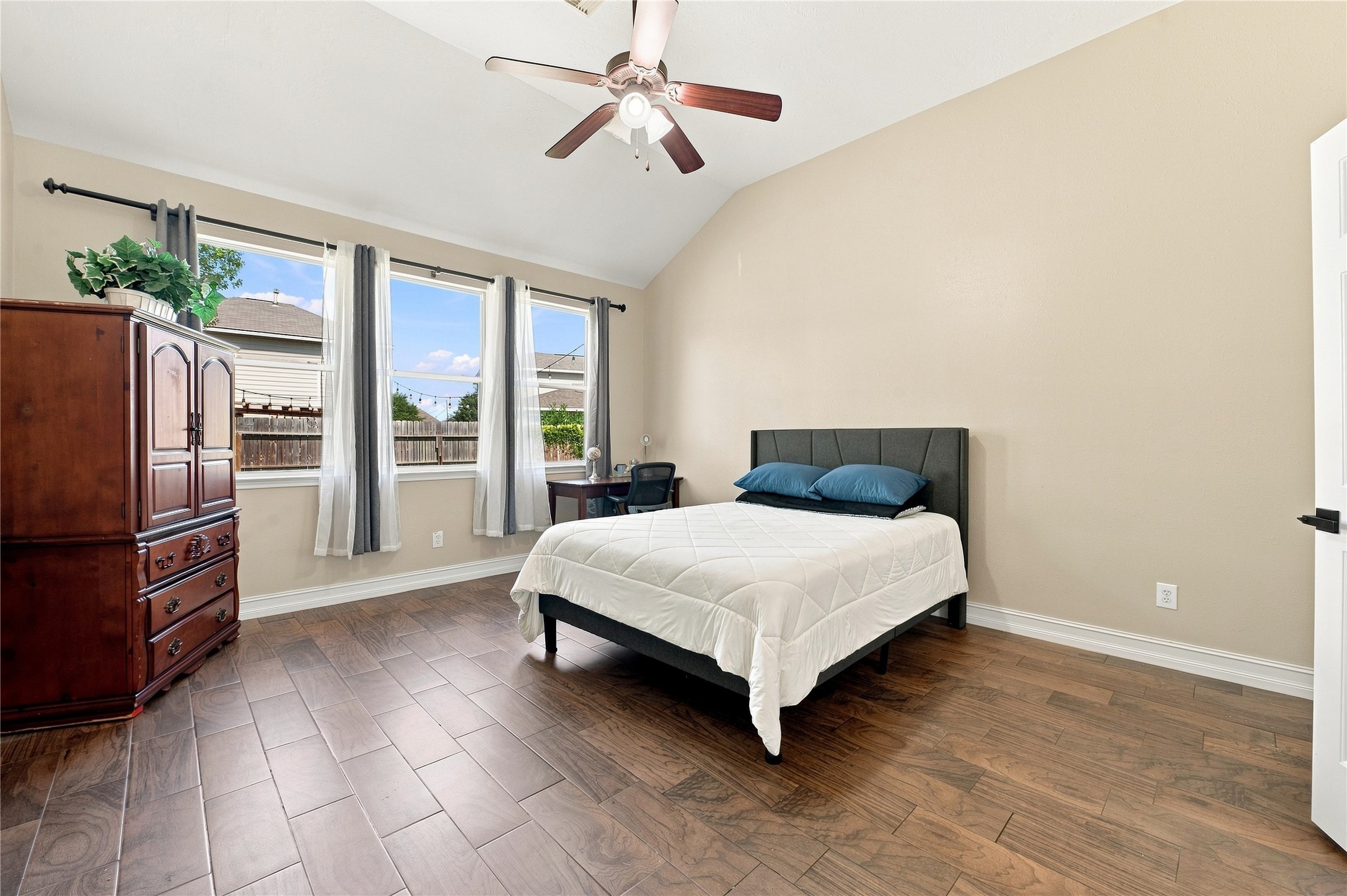 3003 Rancher Hollow Court Property Photo 14