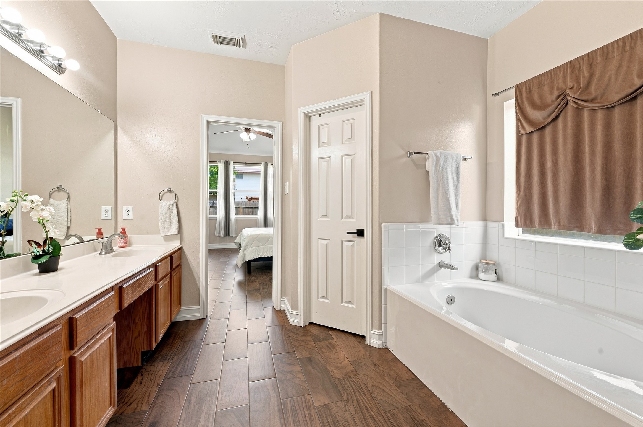 3003 Rancher Hollow Court Property Photo 17