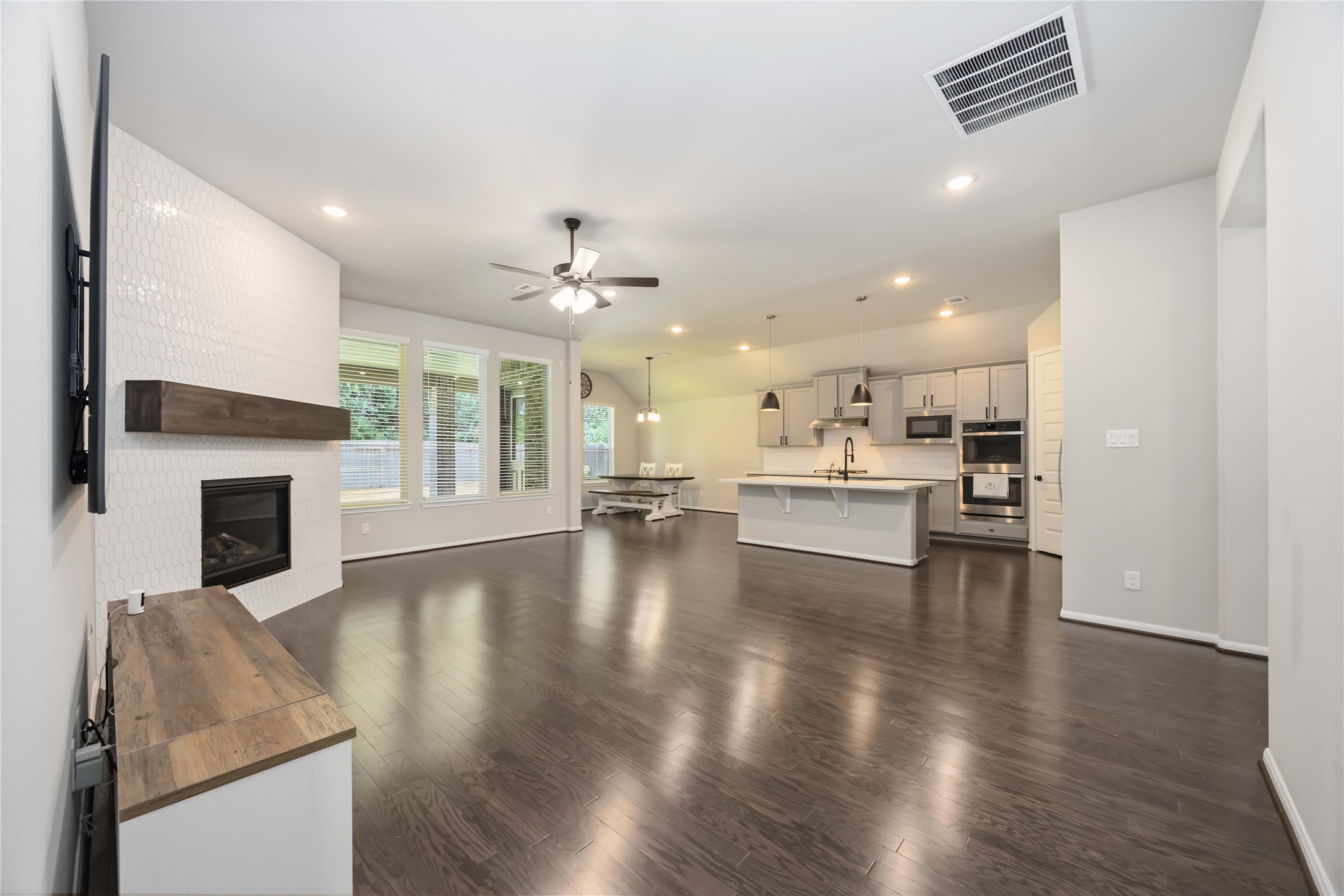 15538 Blue Lake Drive Property Photo 6