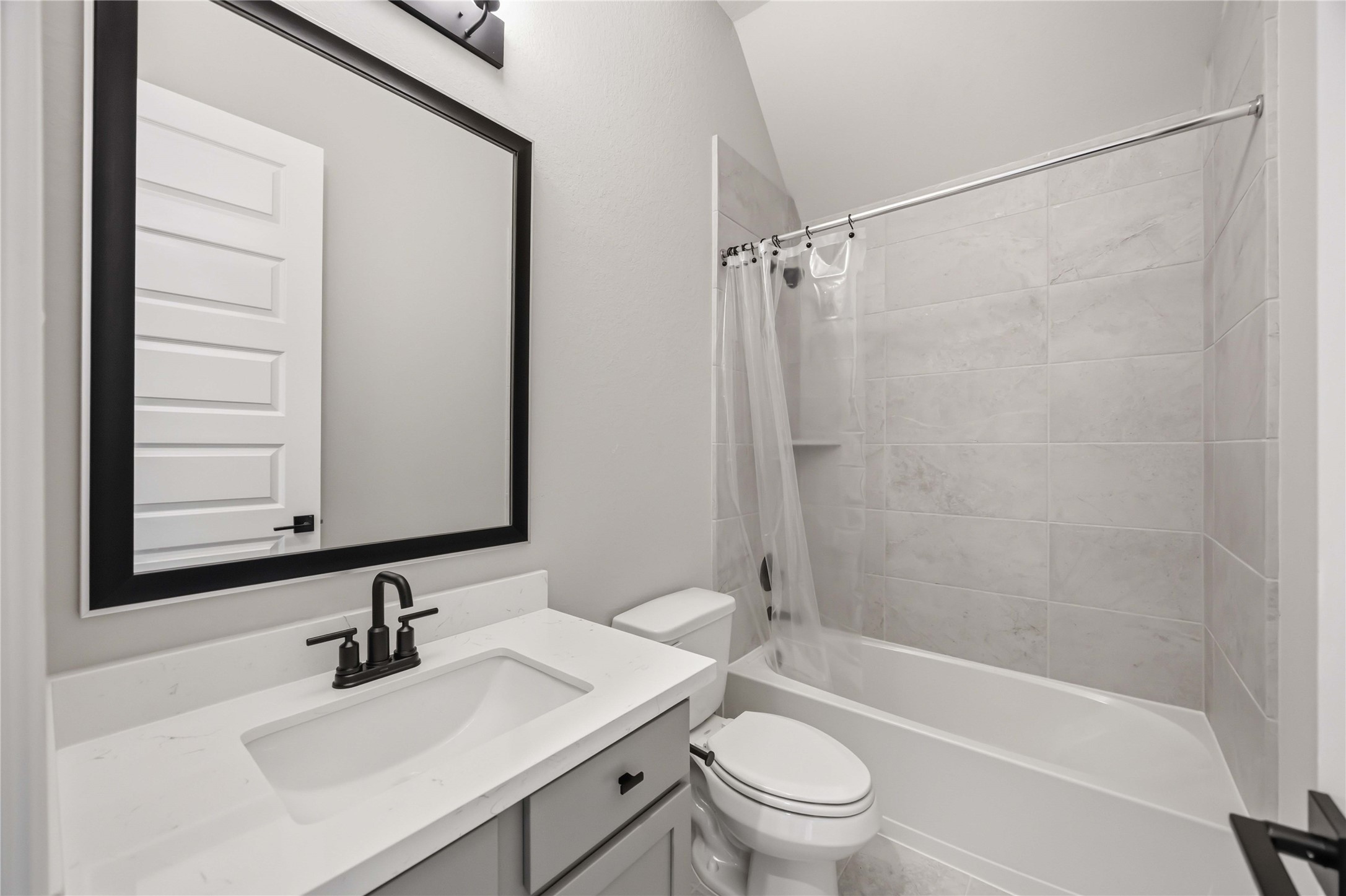 15538 Blue Lake Drive Property Photo 17