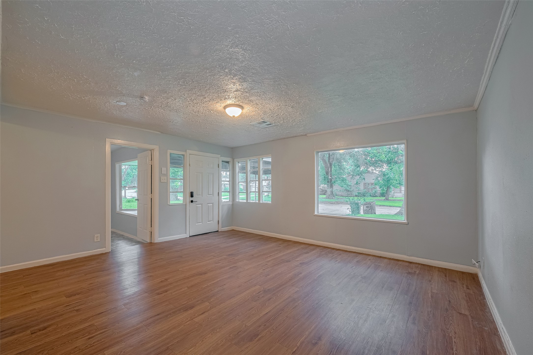 4906 Larkspur Street Property Photo 3