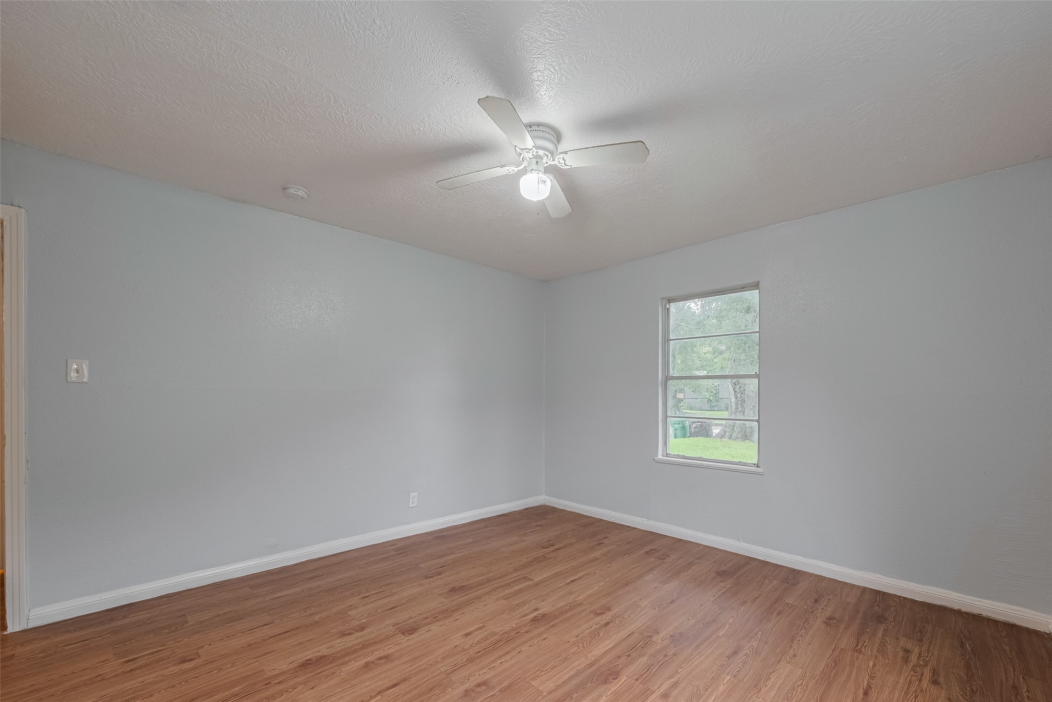 4906 Larkspur Street Property Photo 7