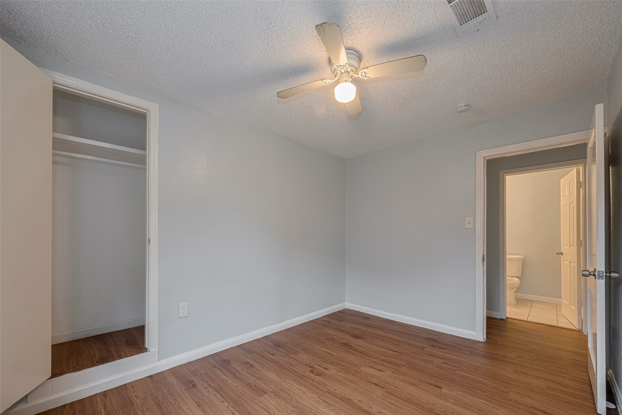 4906 Larkspur Street Property Photo 9