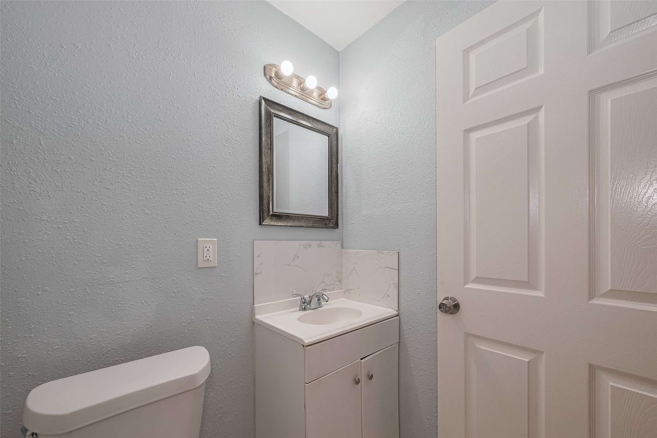 4906 Larkspur Street Property Photo 12