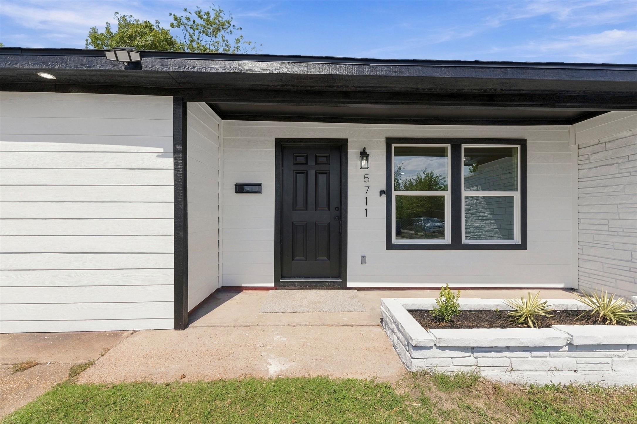 5711 Thrush Drive Property Photo 3