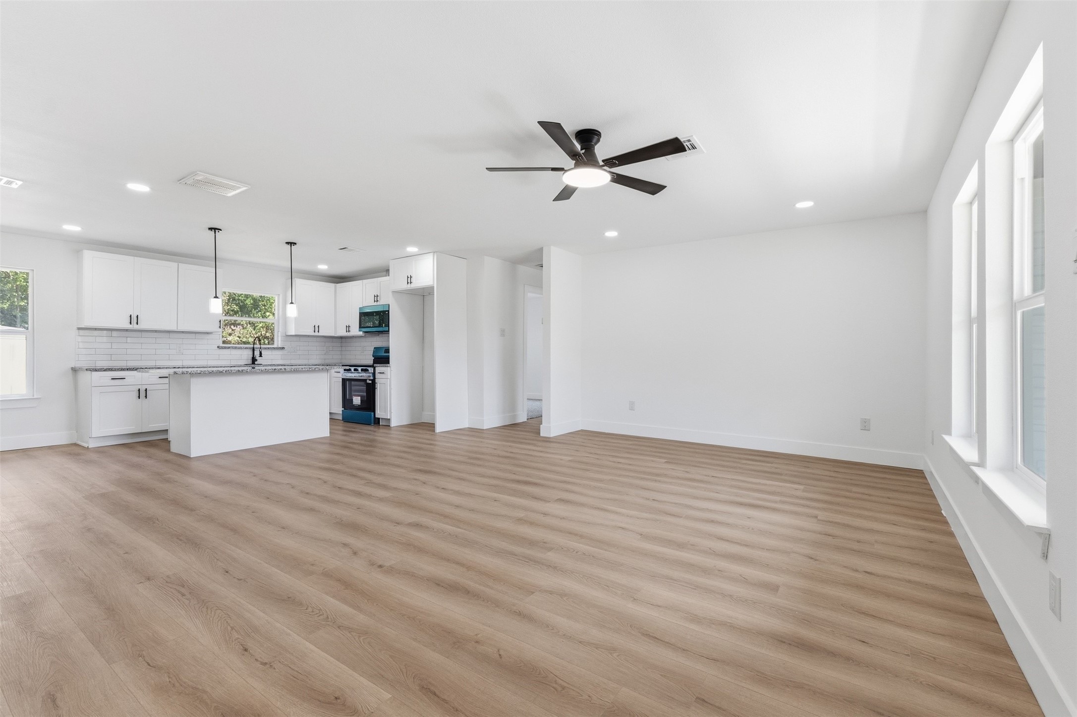5711 Thrush Drive Property Photo 4