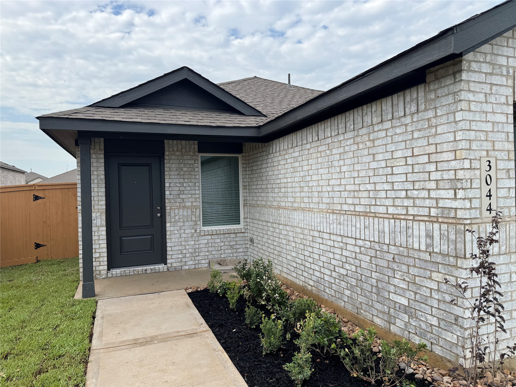 3044 Angelic Rose Lane Property Photo 4